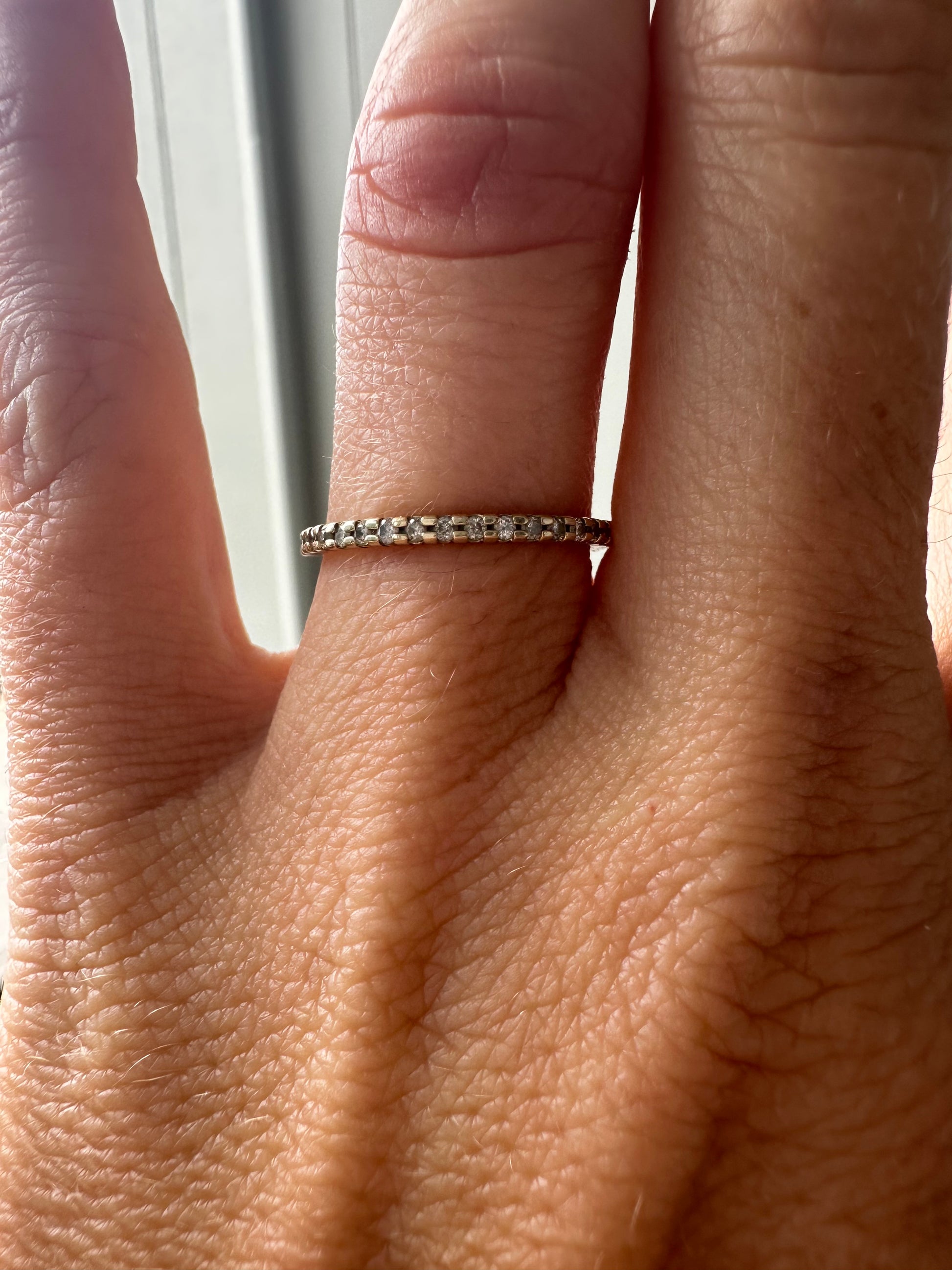 10k yellow gold diamond band