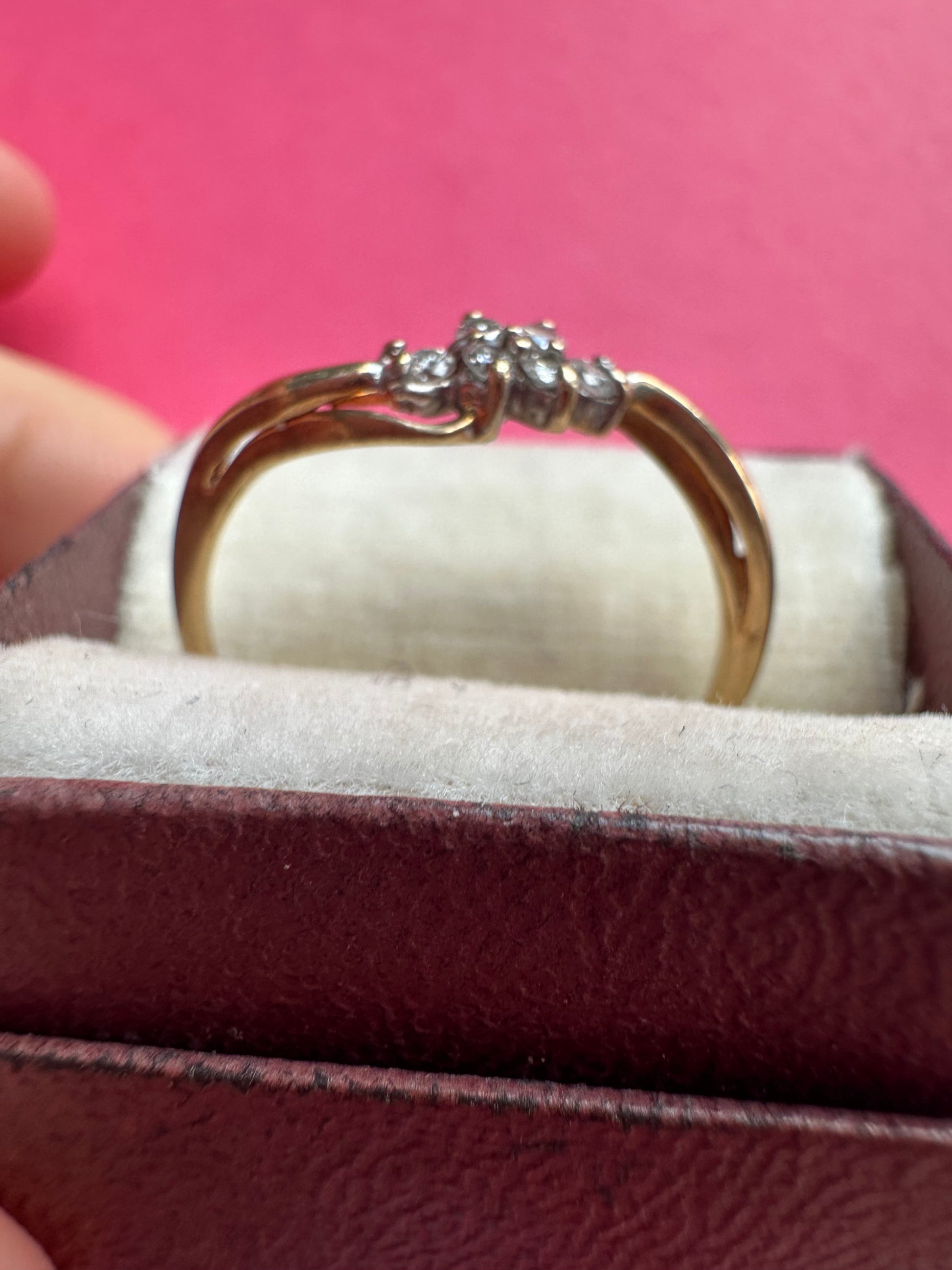 dainty diamond wave stacker