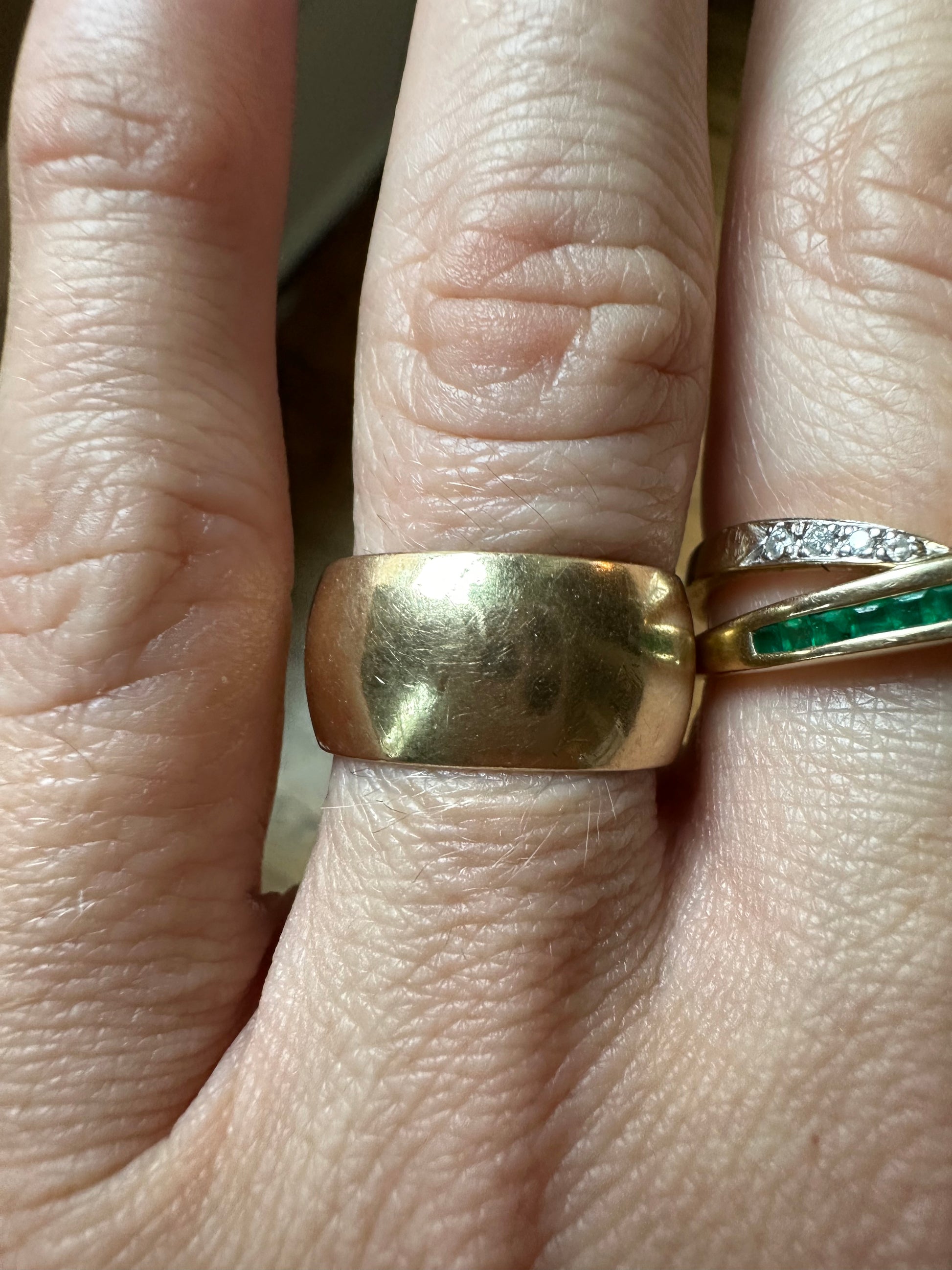 10mm vintage artcarved wide band