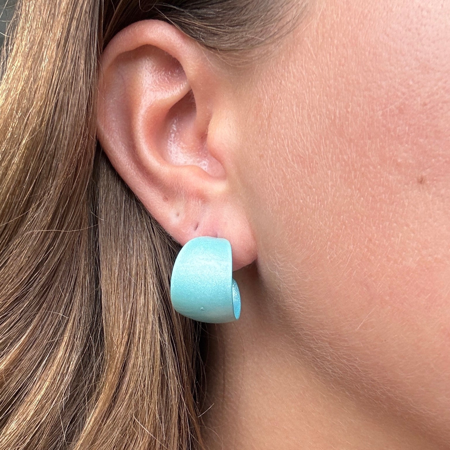 Fun vintage enamel hoop earrings