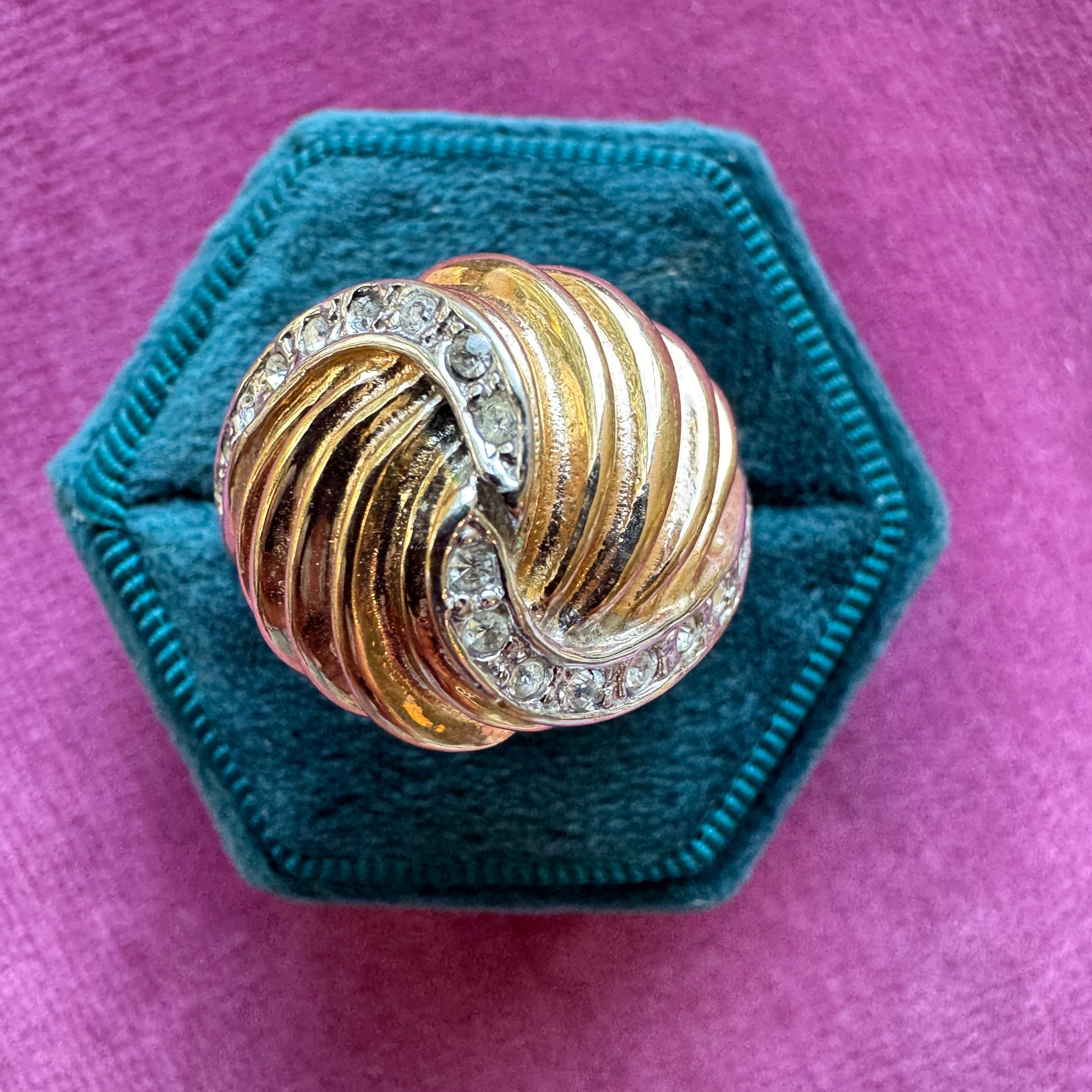 Gorgeous vintage gold plated crystal ring