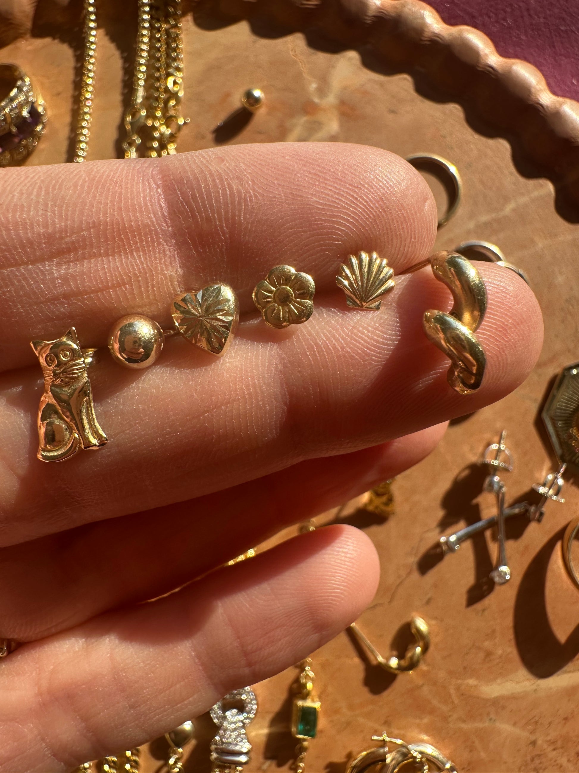 motif stud earrings