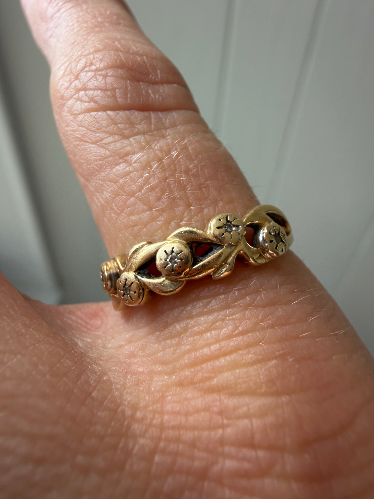 vintage bubble band with burst diamonds