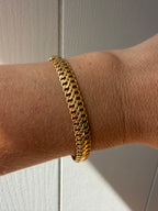figure 8 link bracelet