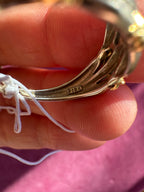 18k white gold with yellow X band