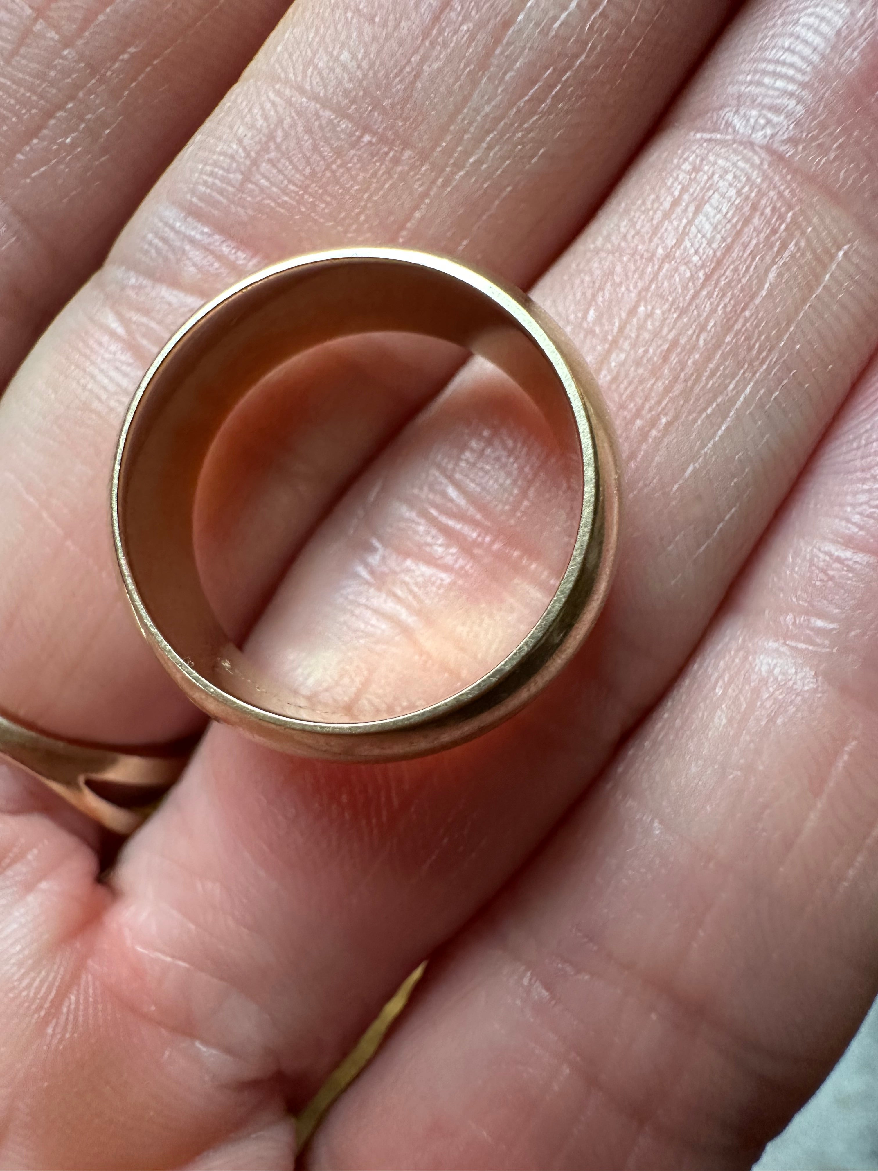 7mm wide plump band