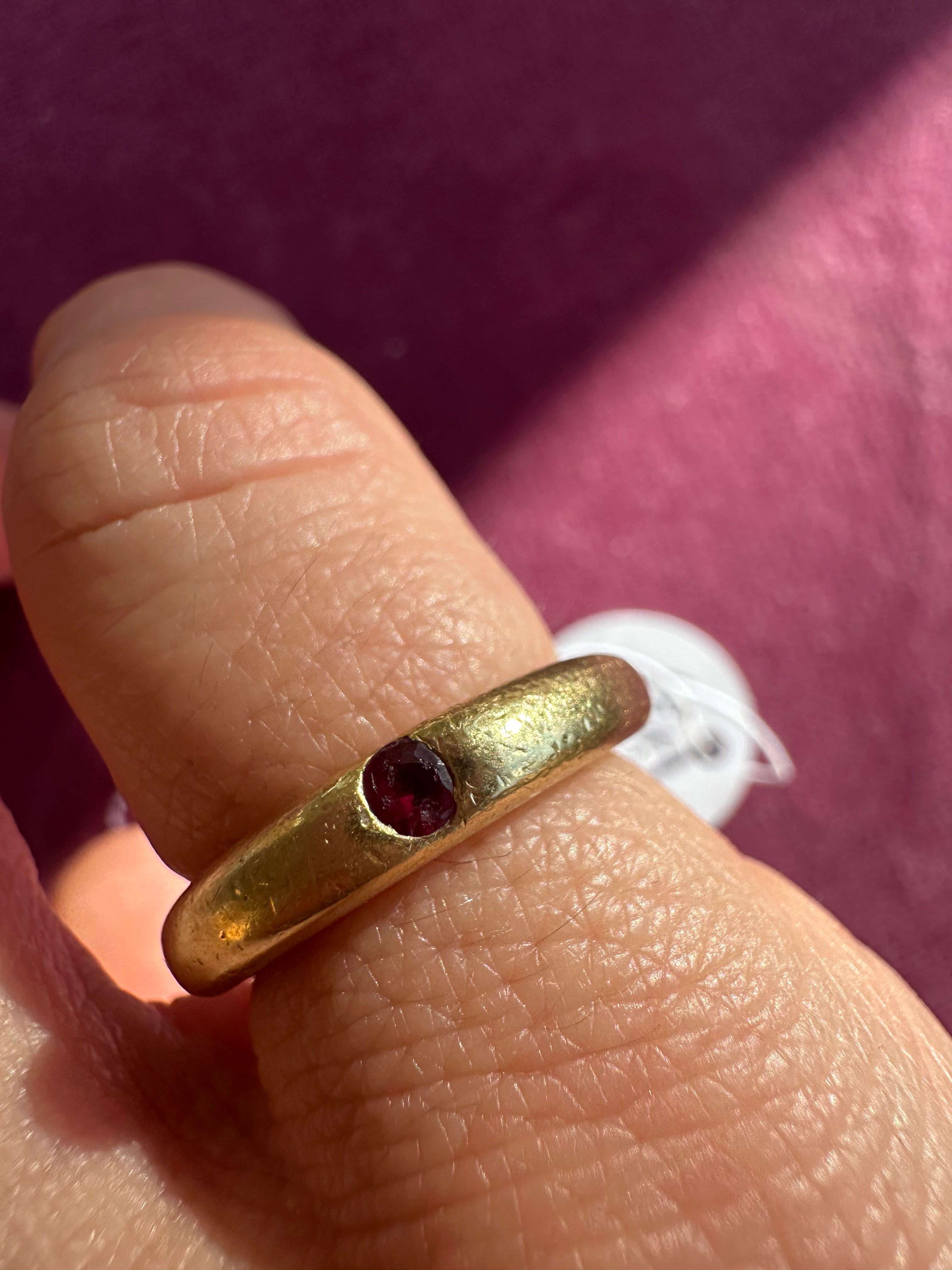 18k gold donut band with ruby