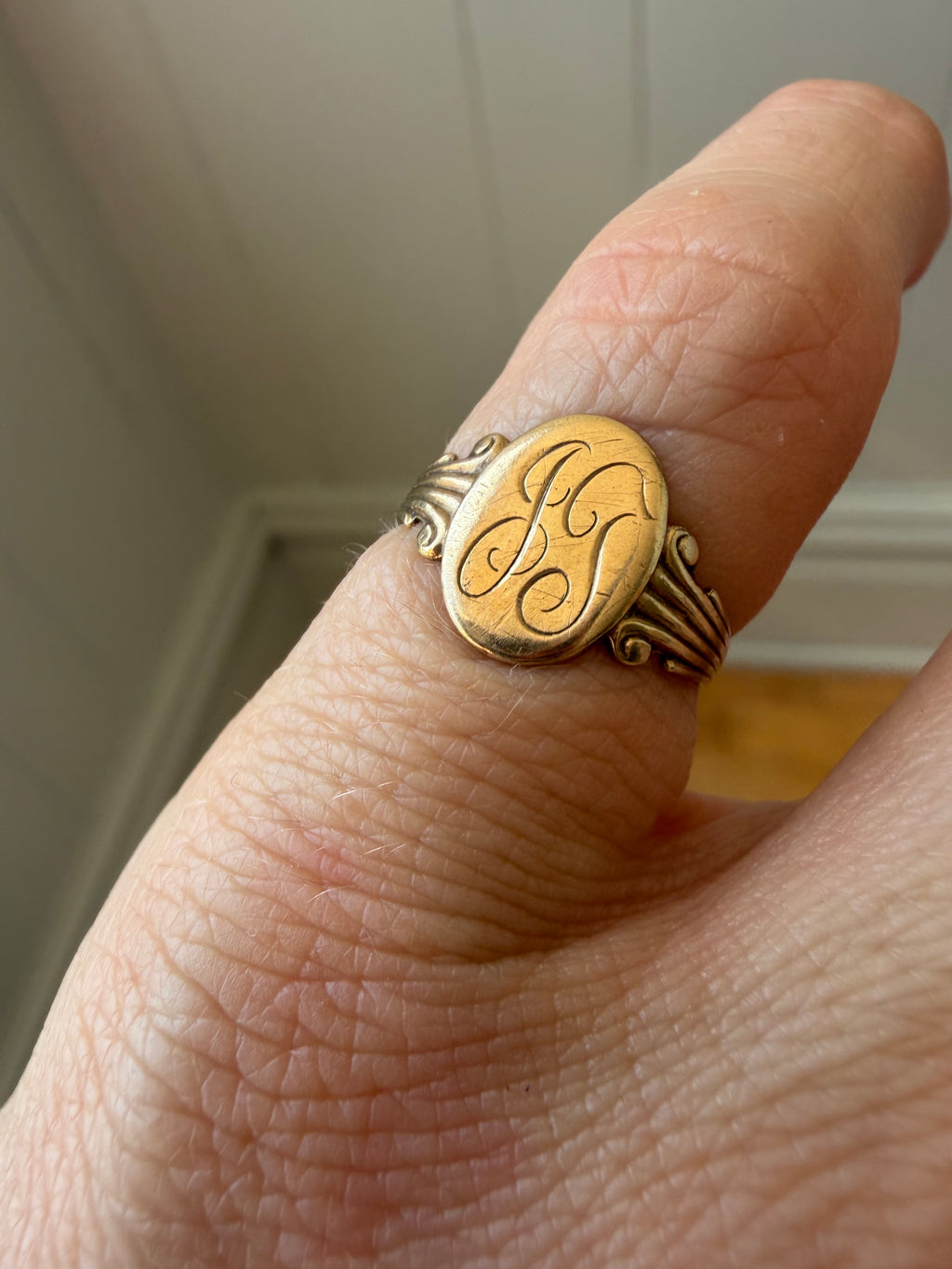 signet engraved JT