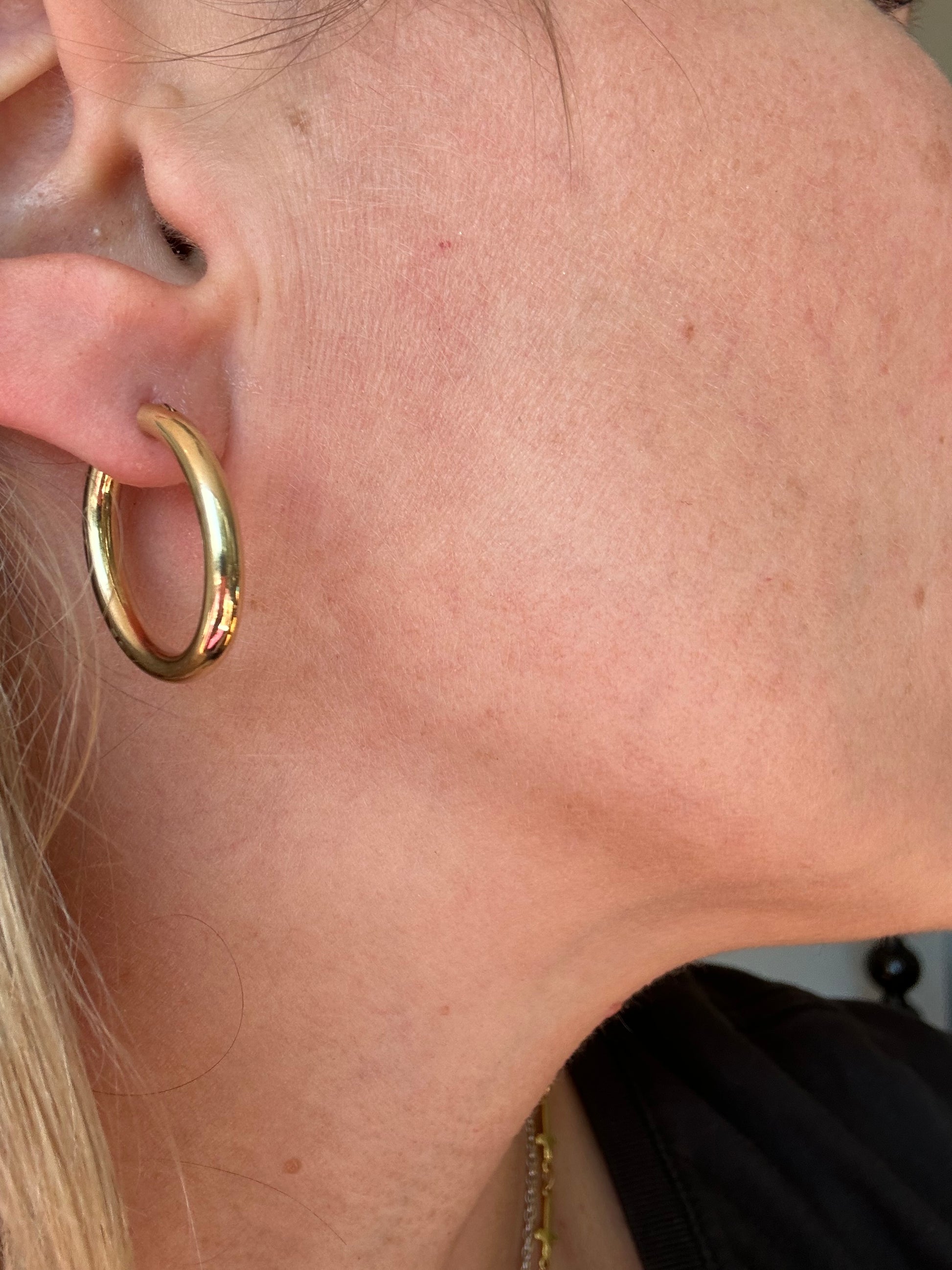 chubby oval hoops