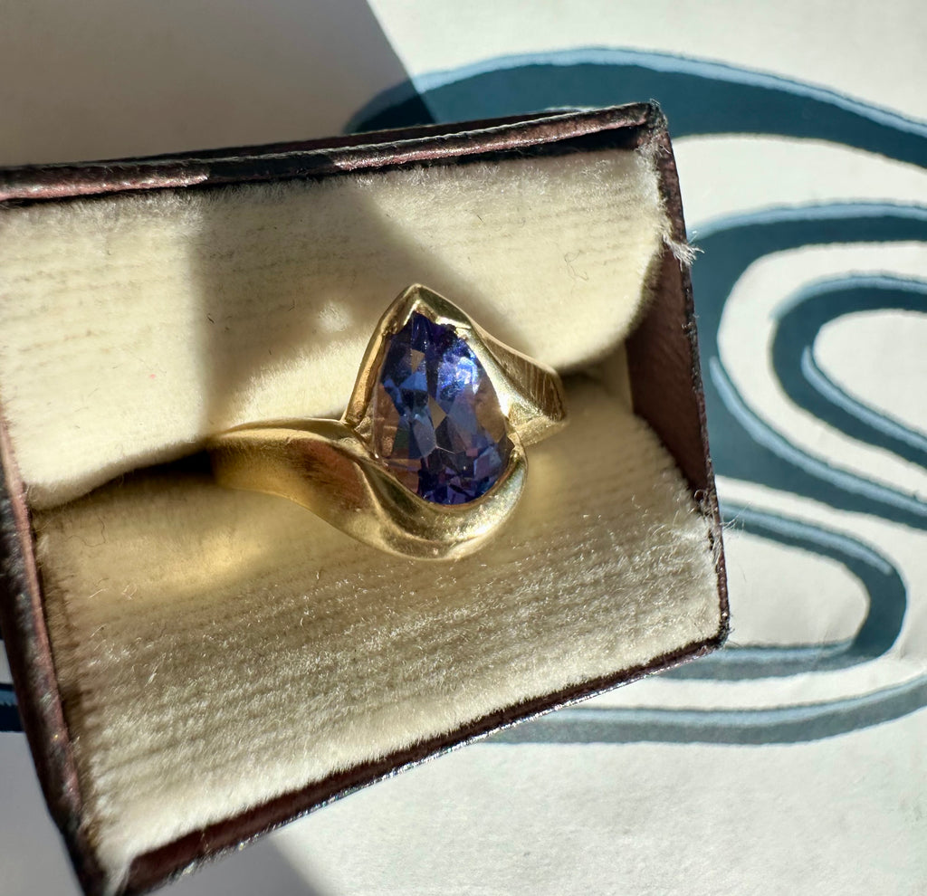pear shape tanzanite ring