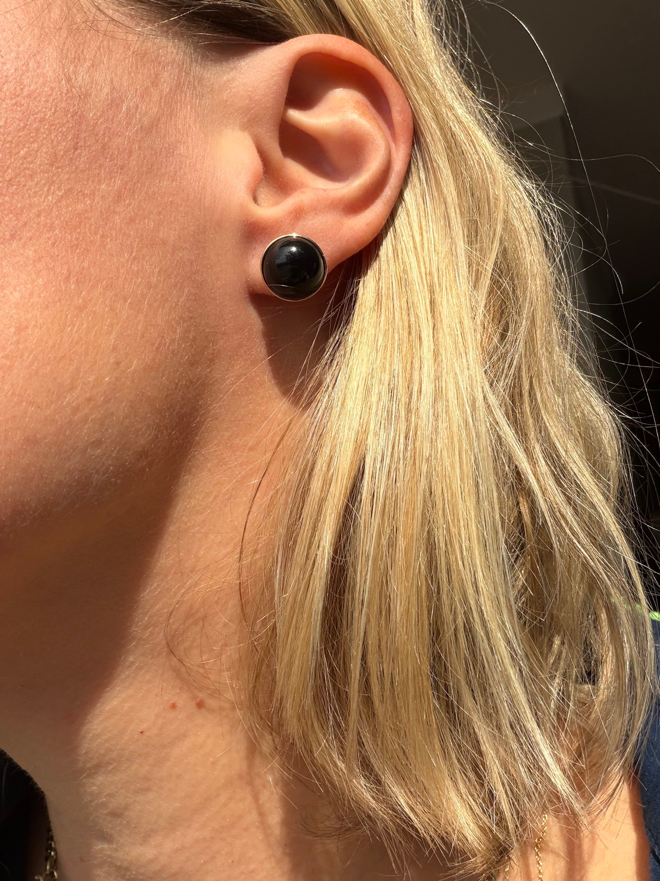 pearl and onyx post studs