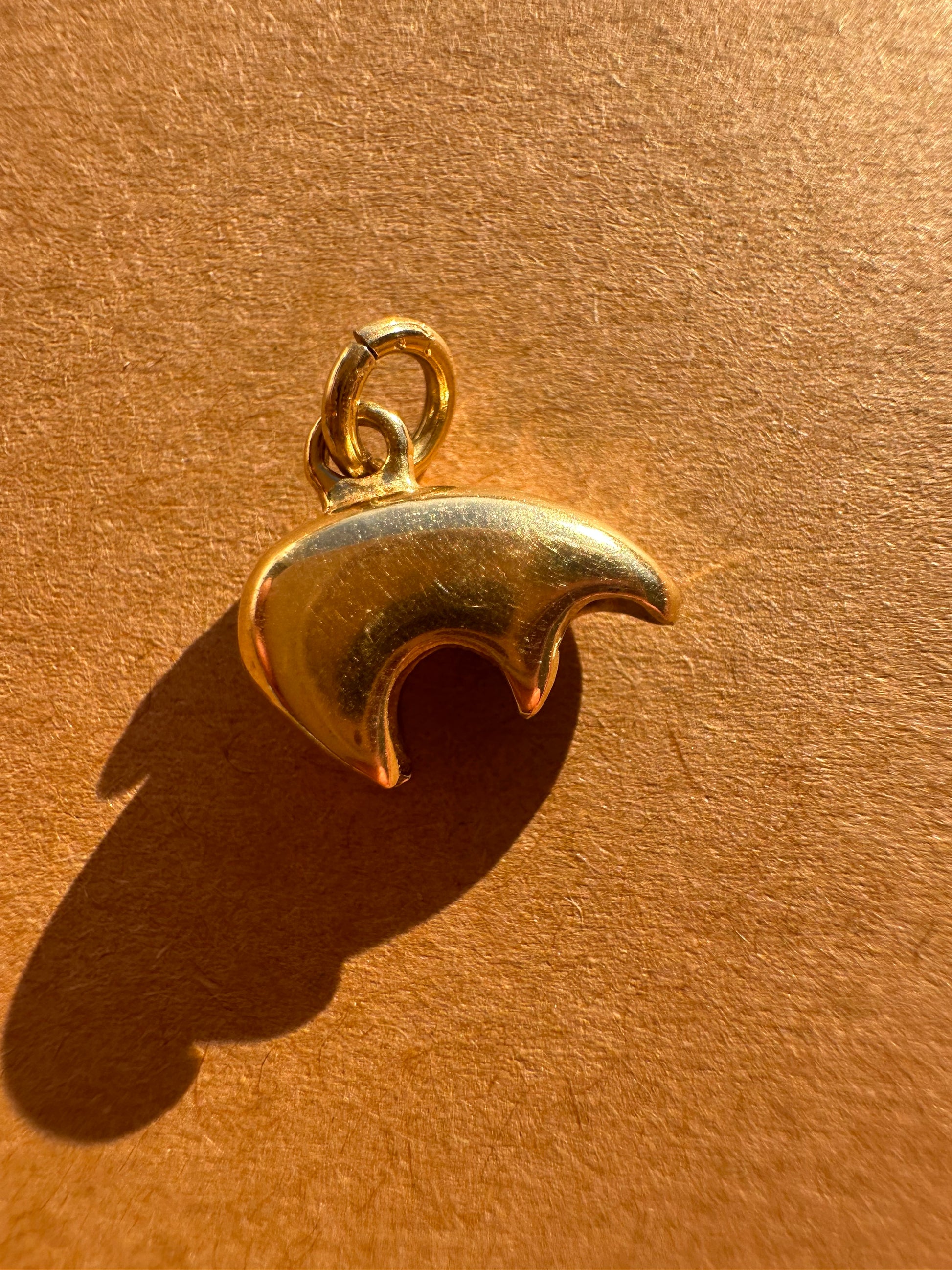 sanddollar - zuni bear - fluted clover charm