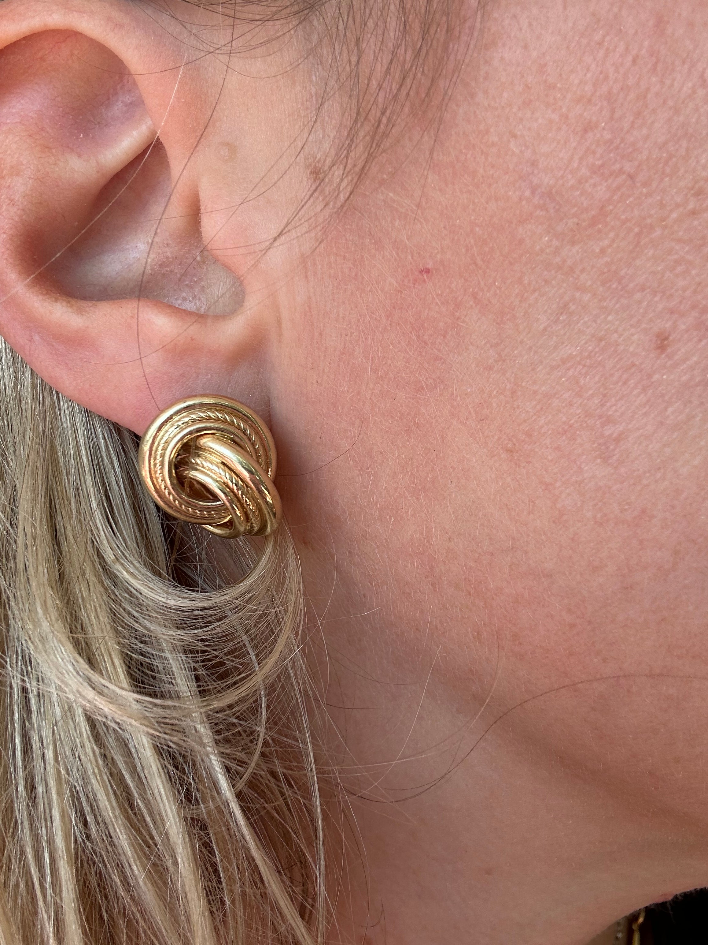 chunky knot post earring