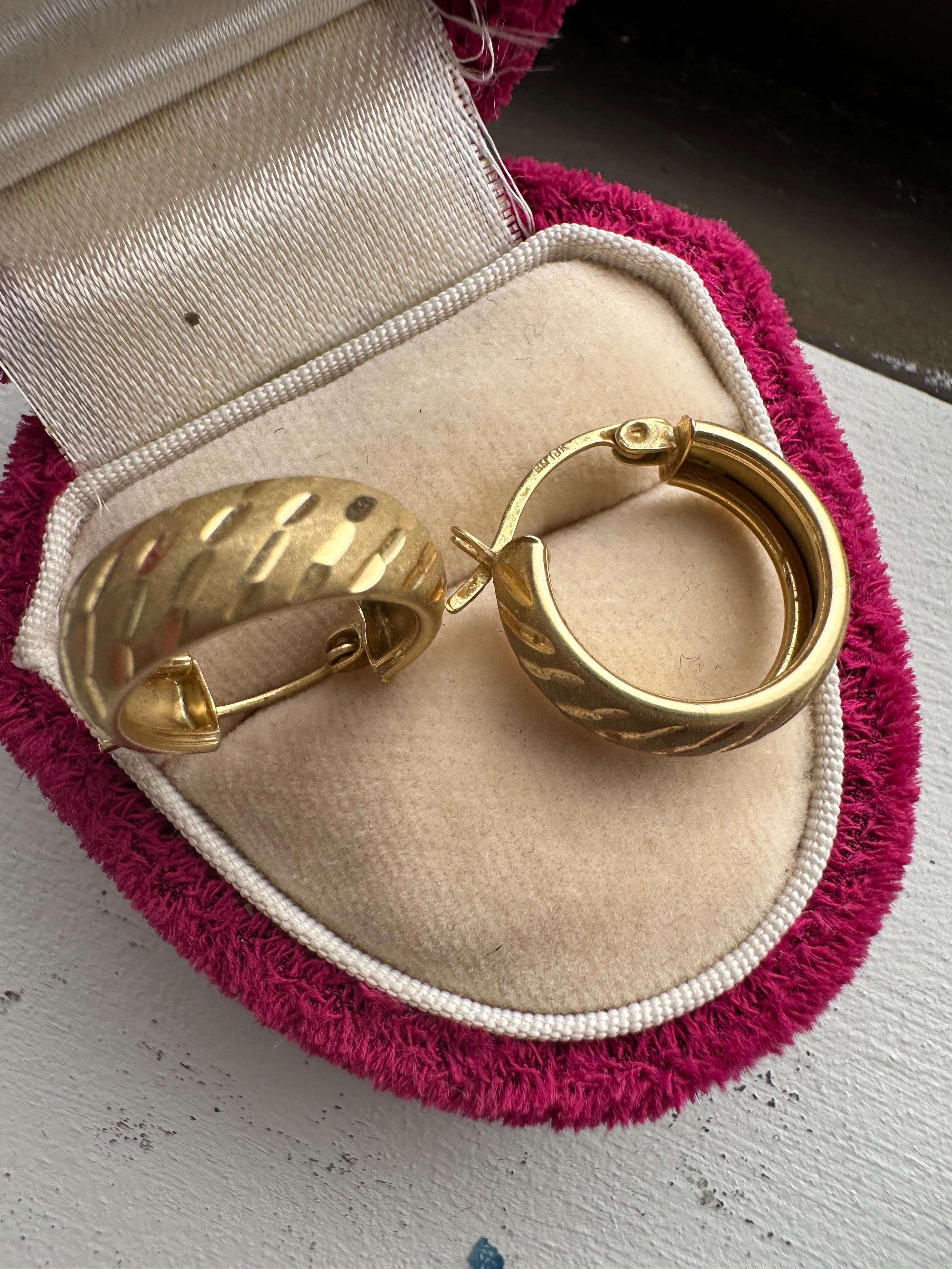 18k two finish hoop earring
