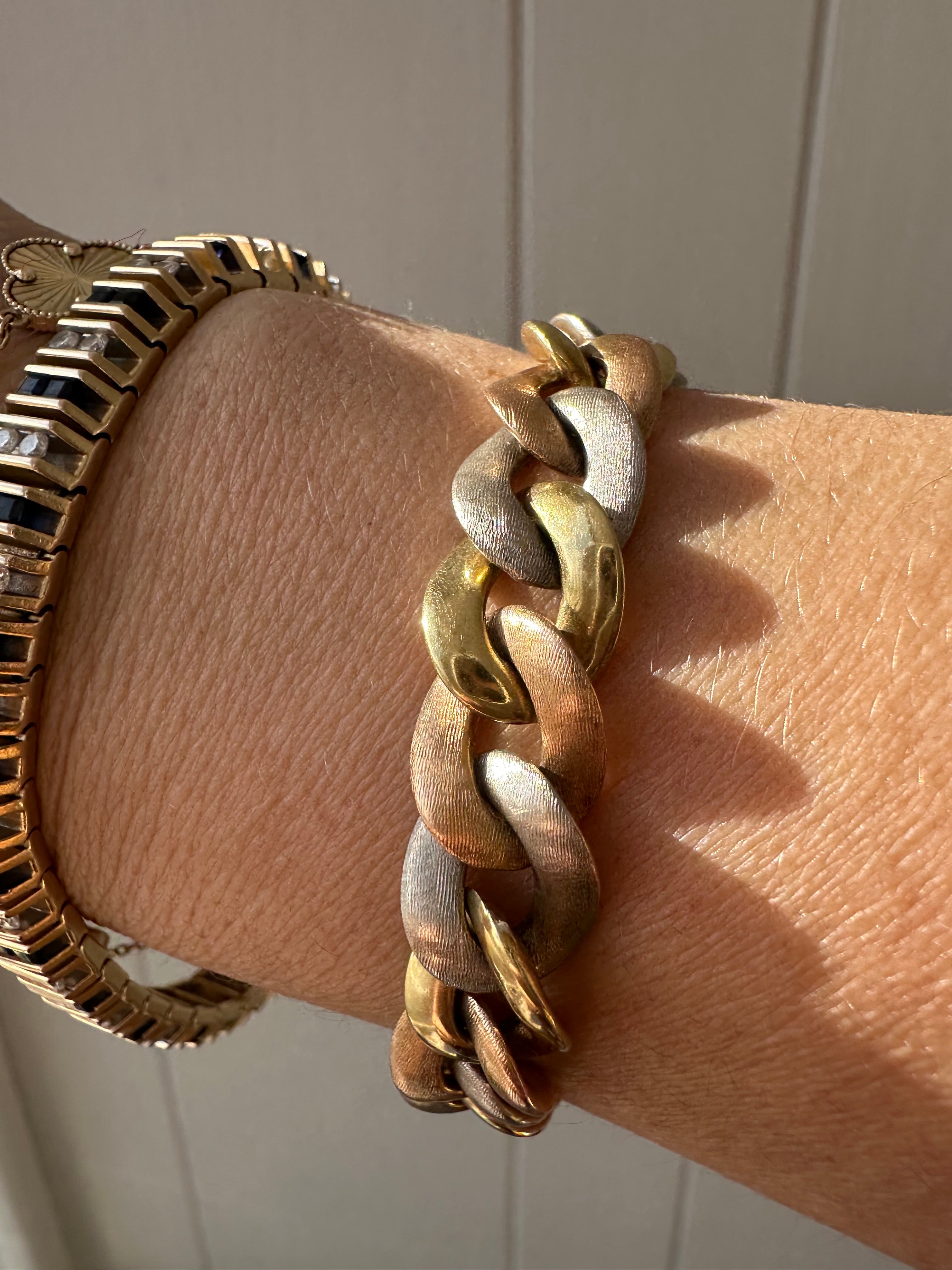 tri tone rounded curb