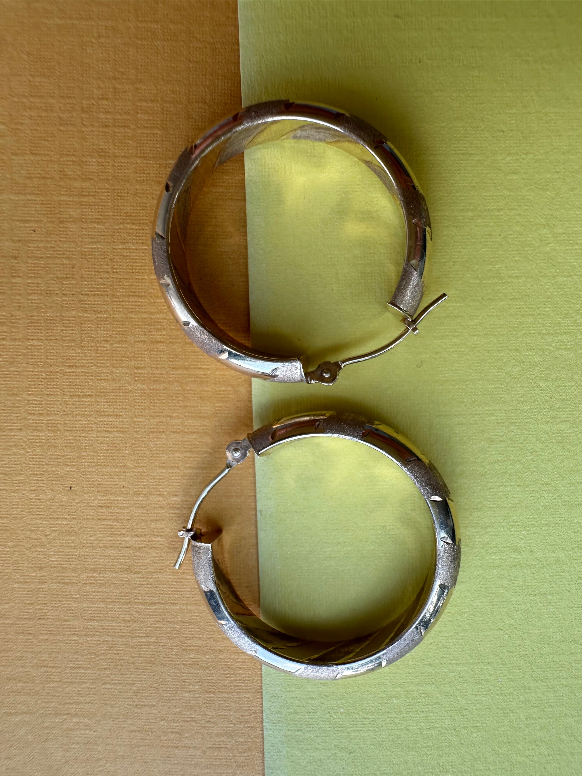 striped shiny and brushed finish