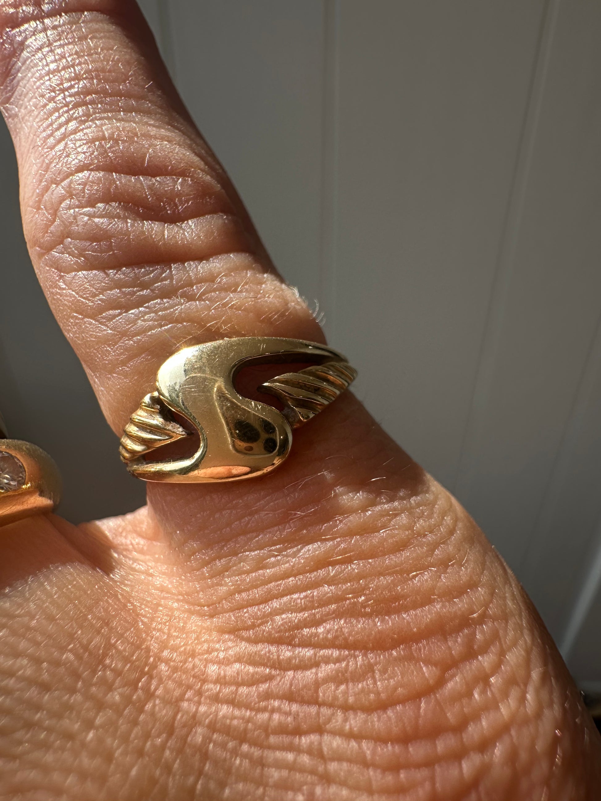 super s or wave ring