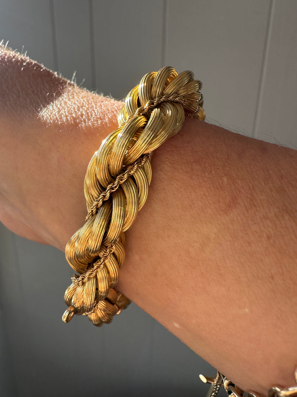 incredible 18k chunky rope bracelet
