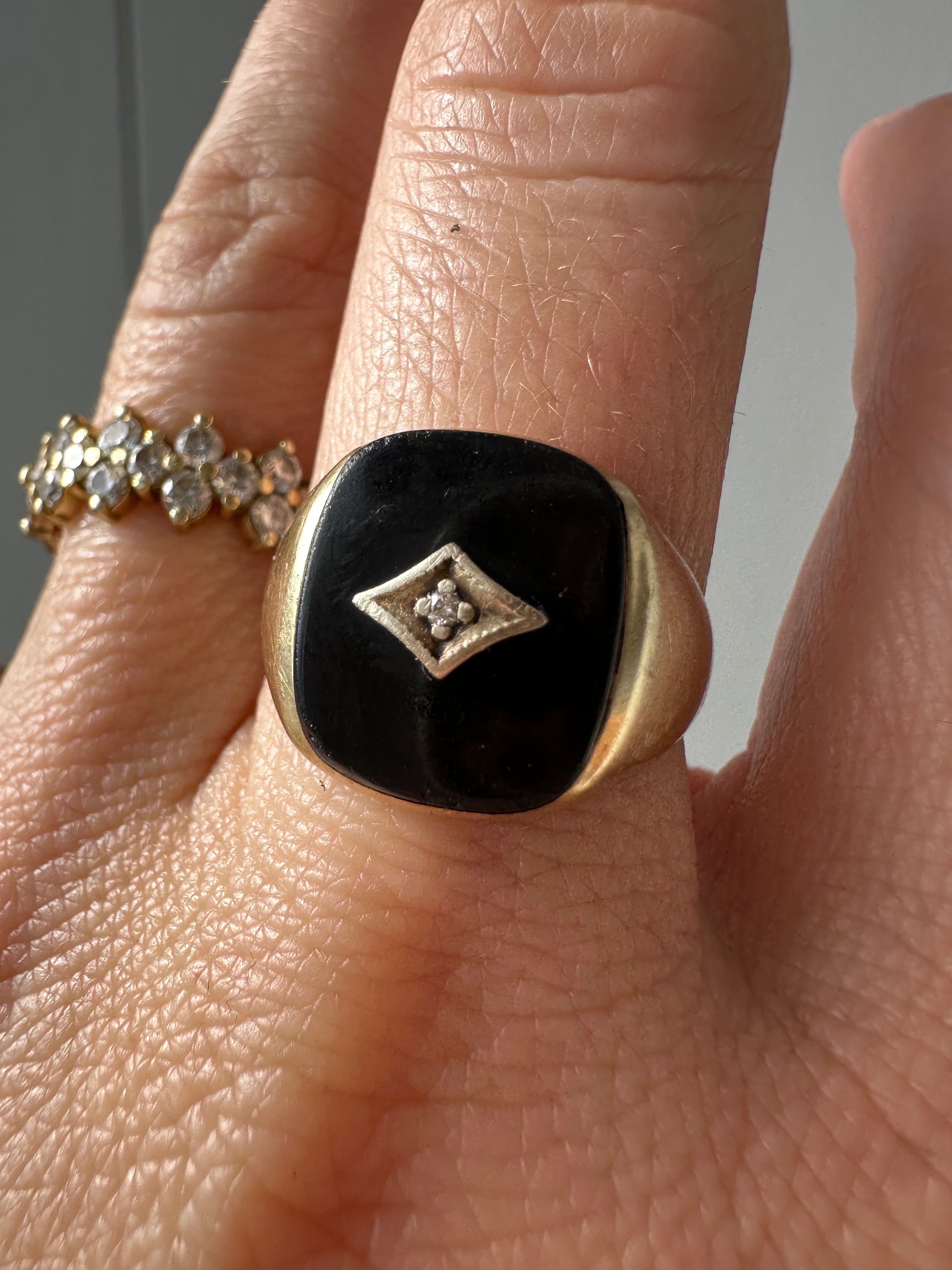 onyx and 14k gold ring