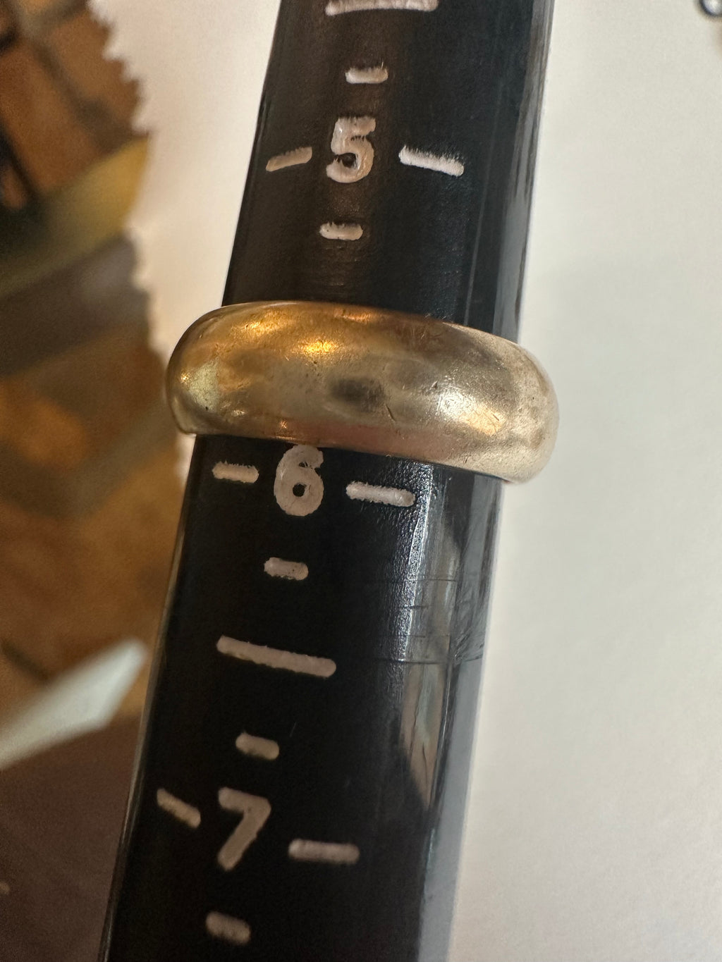 4.5mm plump vintage gold band