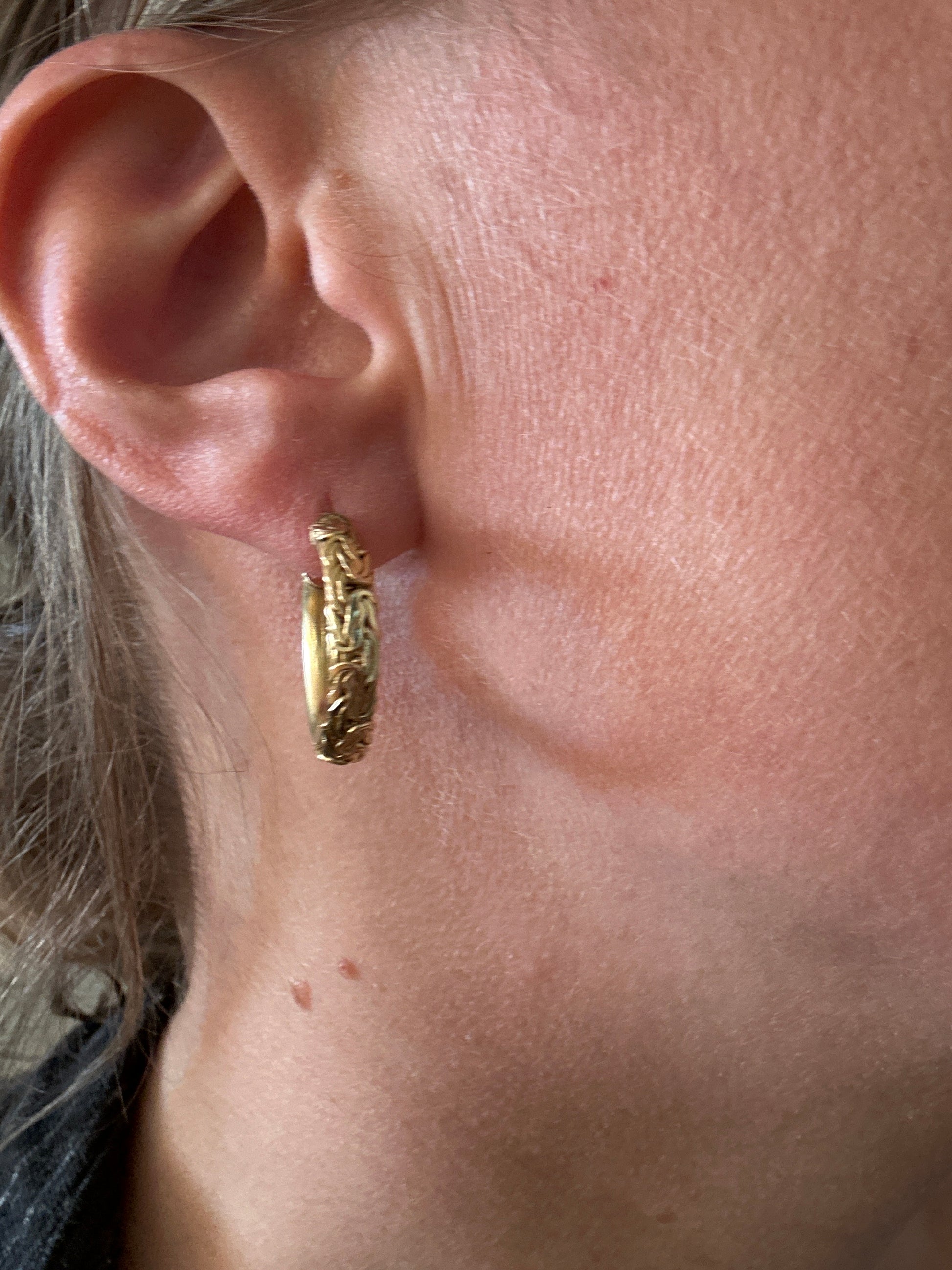 7/8" byzantine hoop earrings