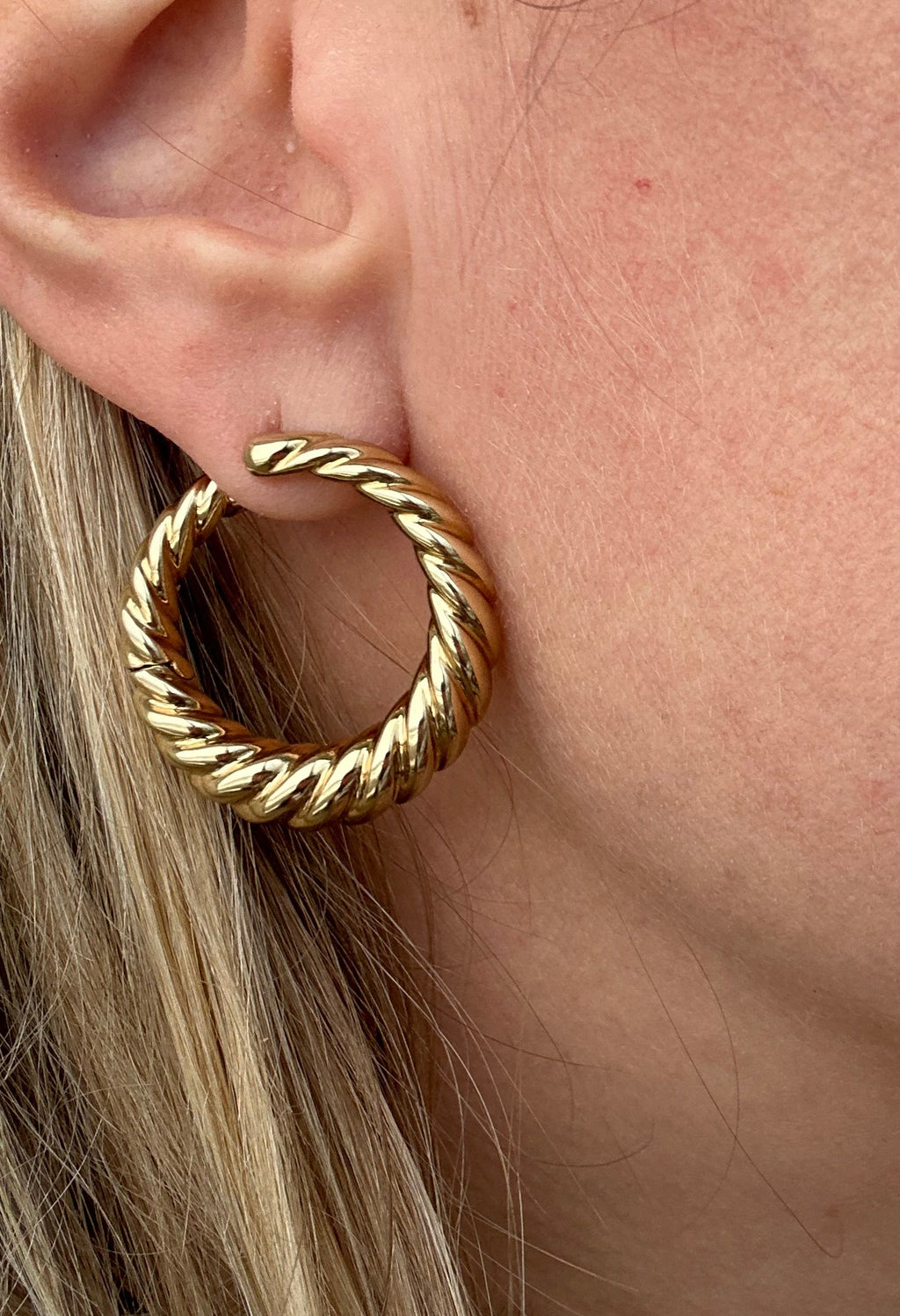 hinged croissant hoops