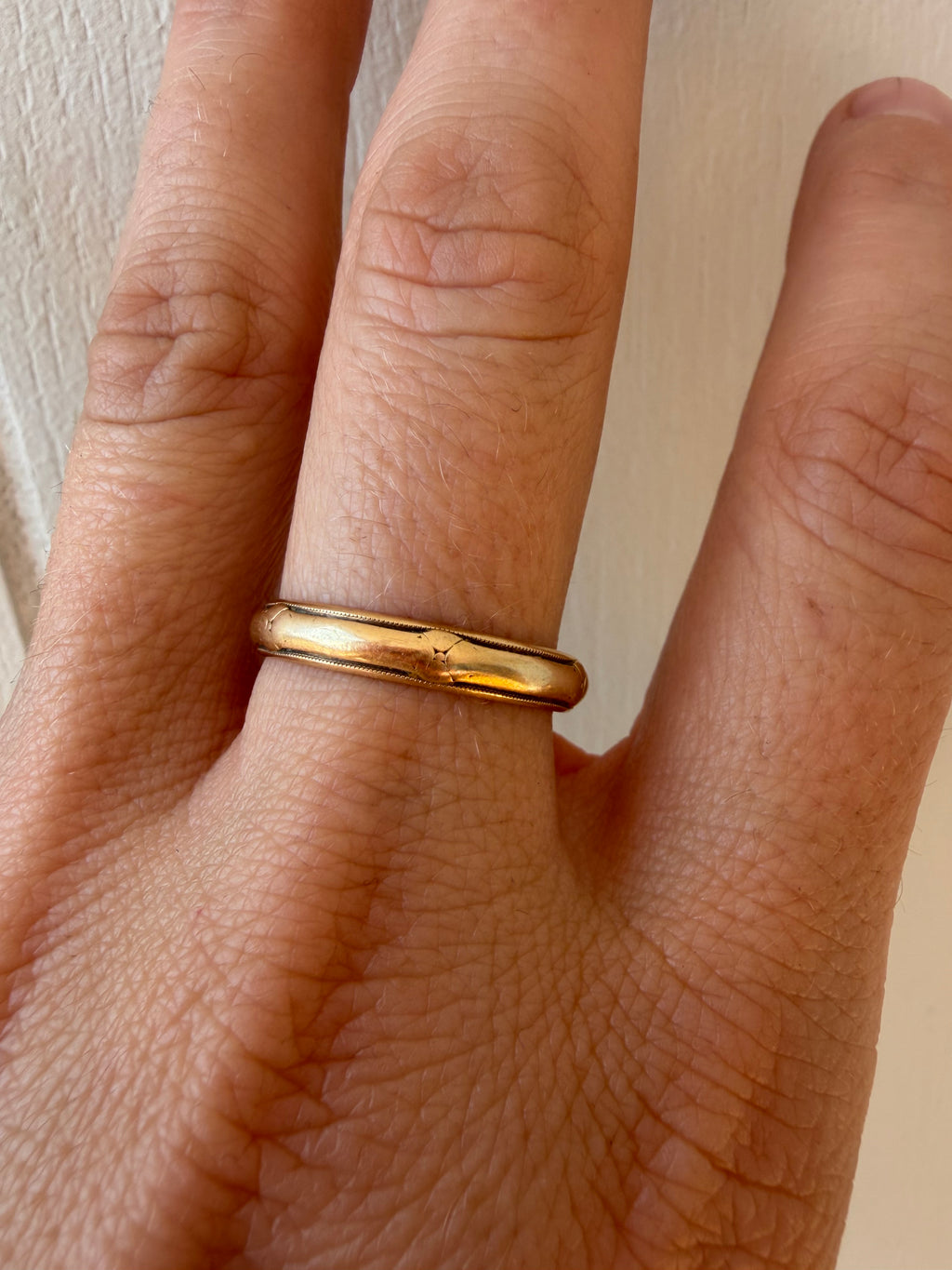 vintage patterned eternity band circa 1948