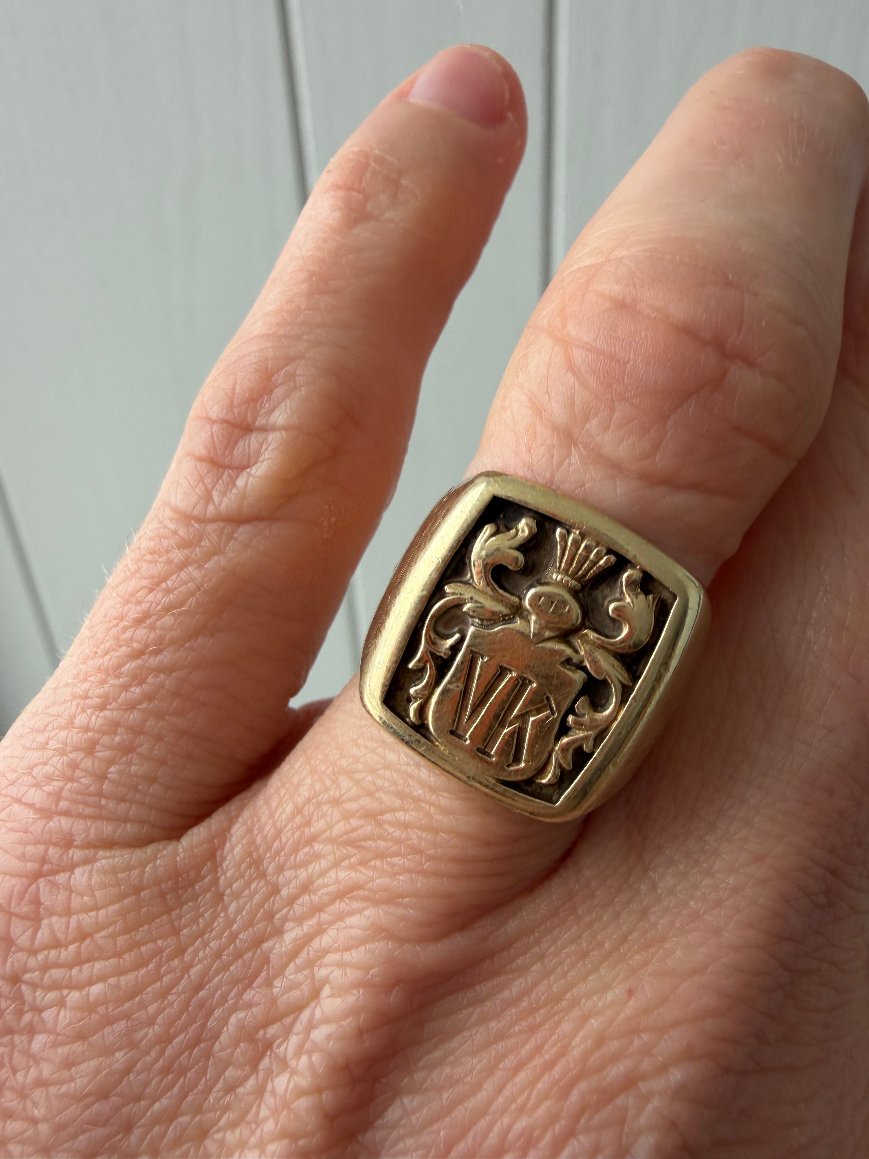 18k gold signet with VK