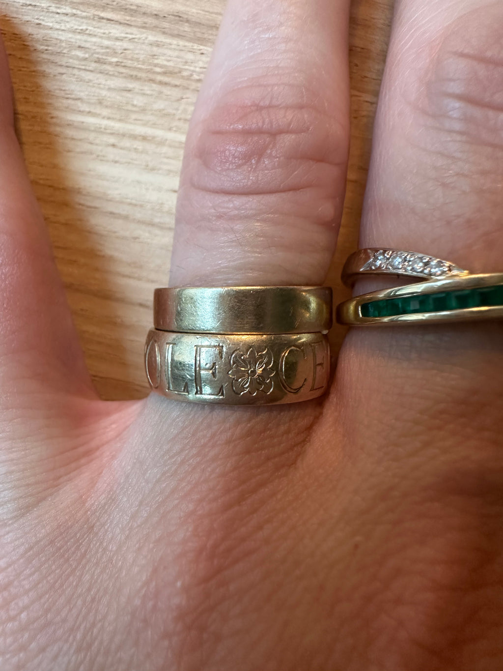 5.5mm pipecut yellow gold band