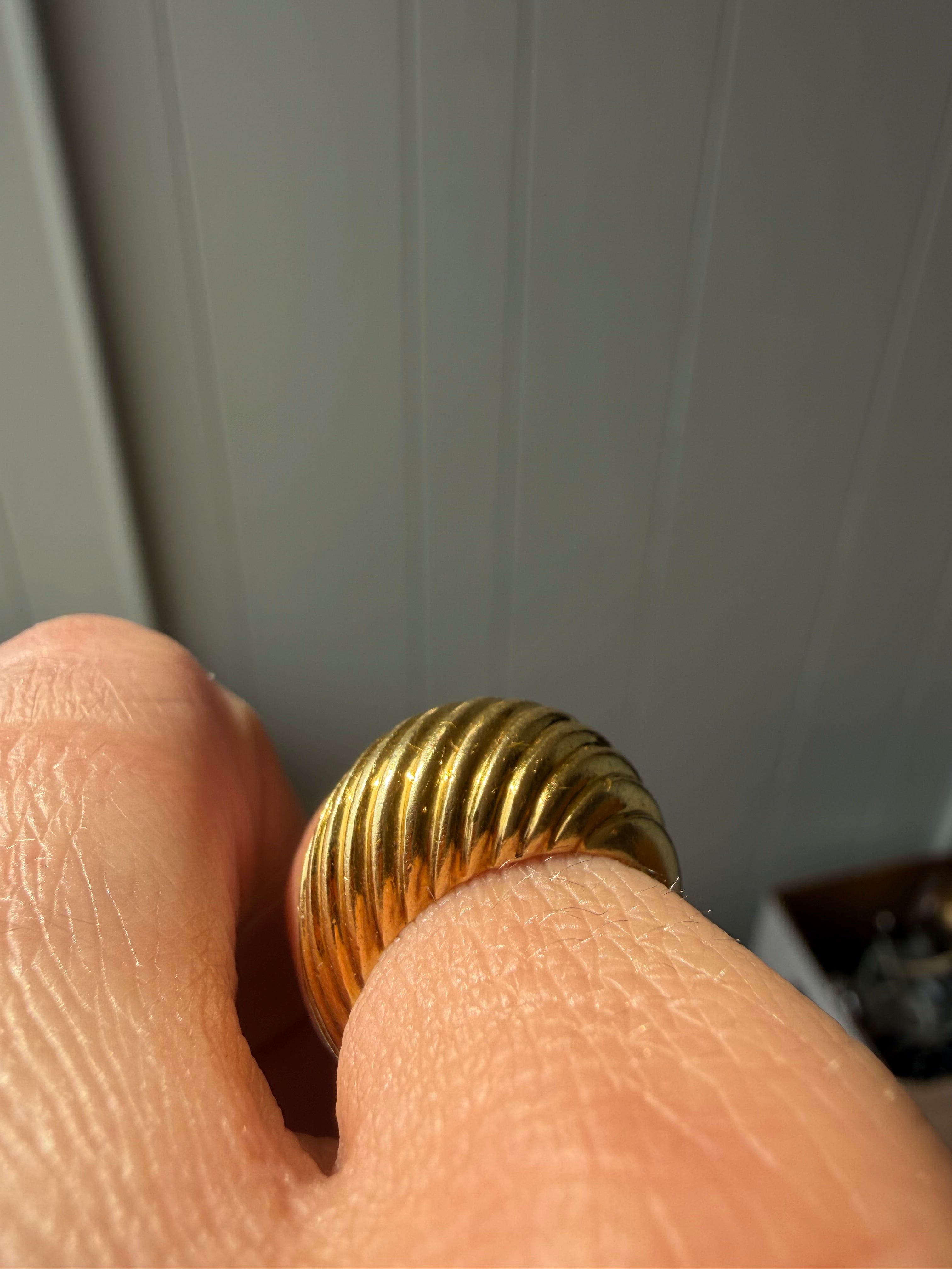 buttery 18k croissant dome ring