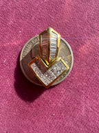 diamond and 18k yellow gold arrow pendant