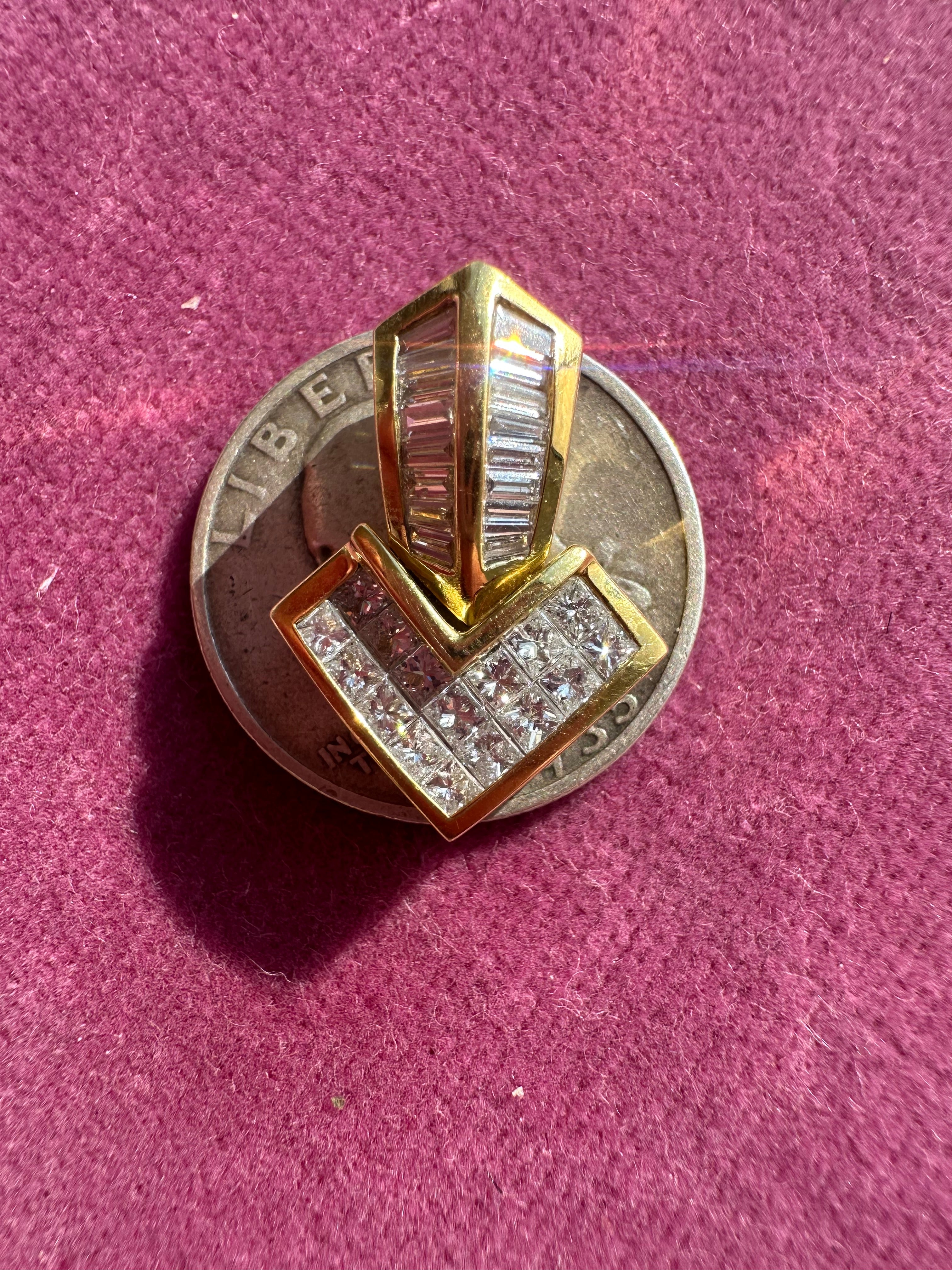 diamond and 18k yellow gold arrow pendant