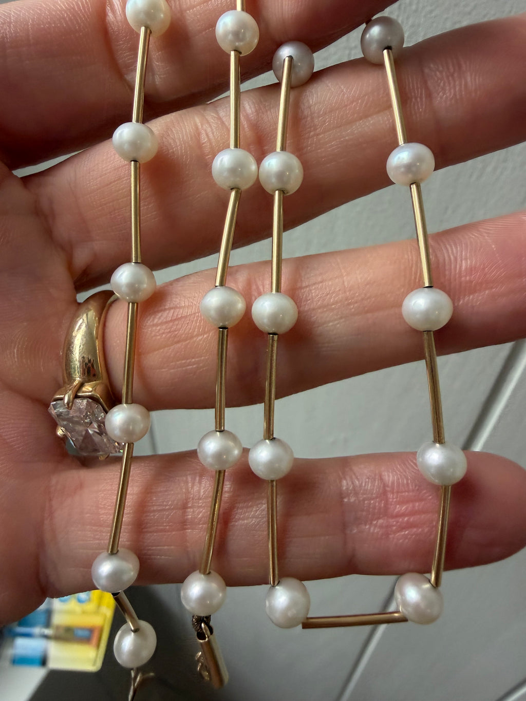 17.5" pearl and gold bar station chain