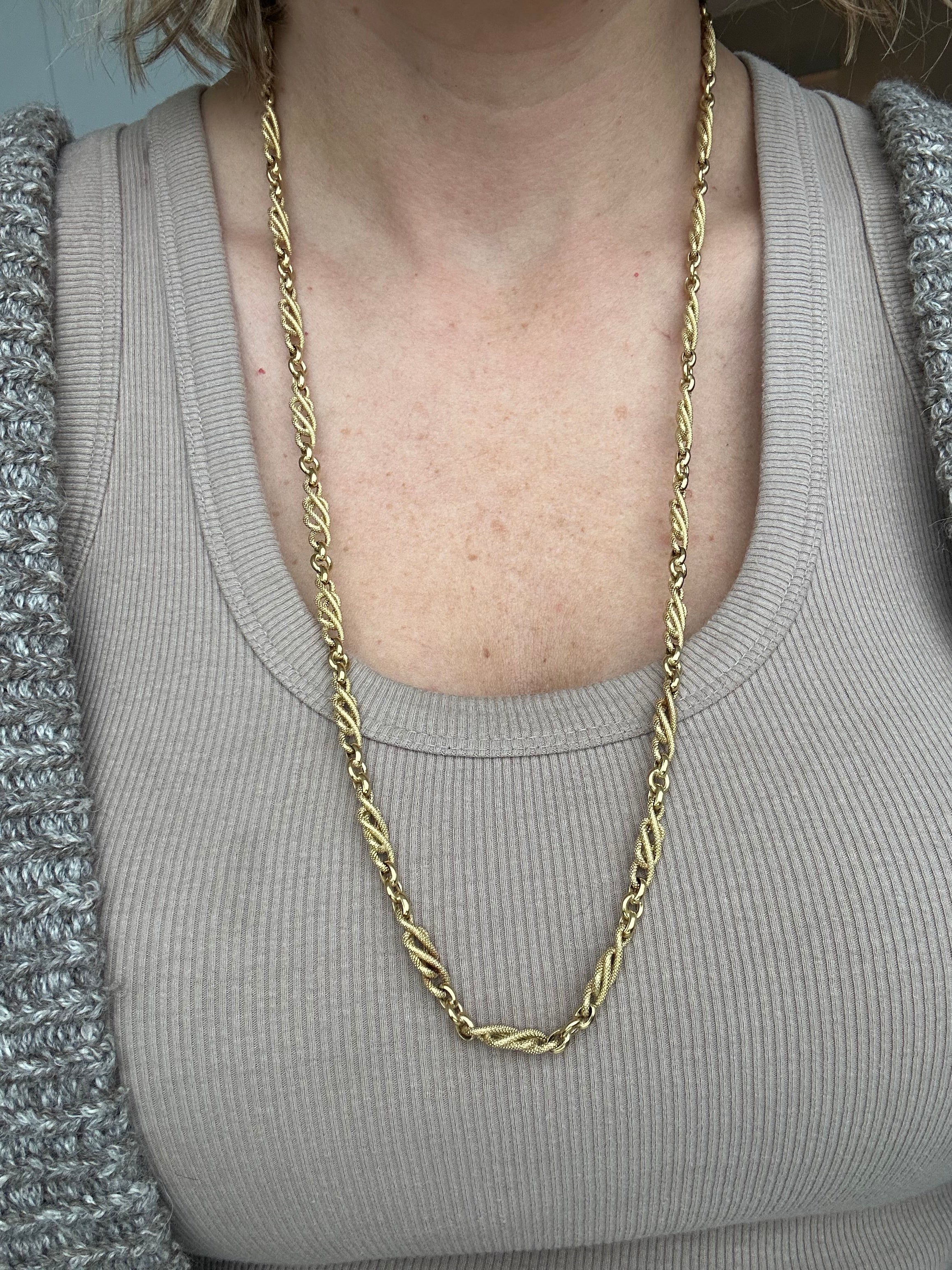 18k gold knurled texture fancy link 30.5" chain