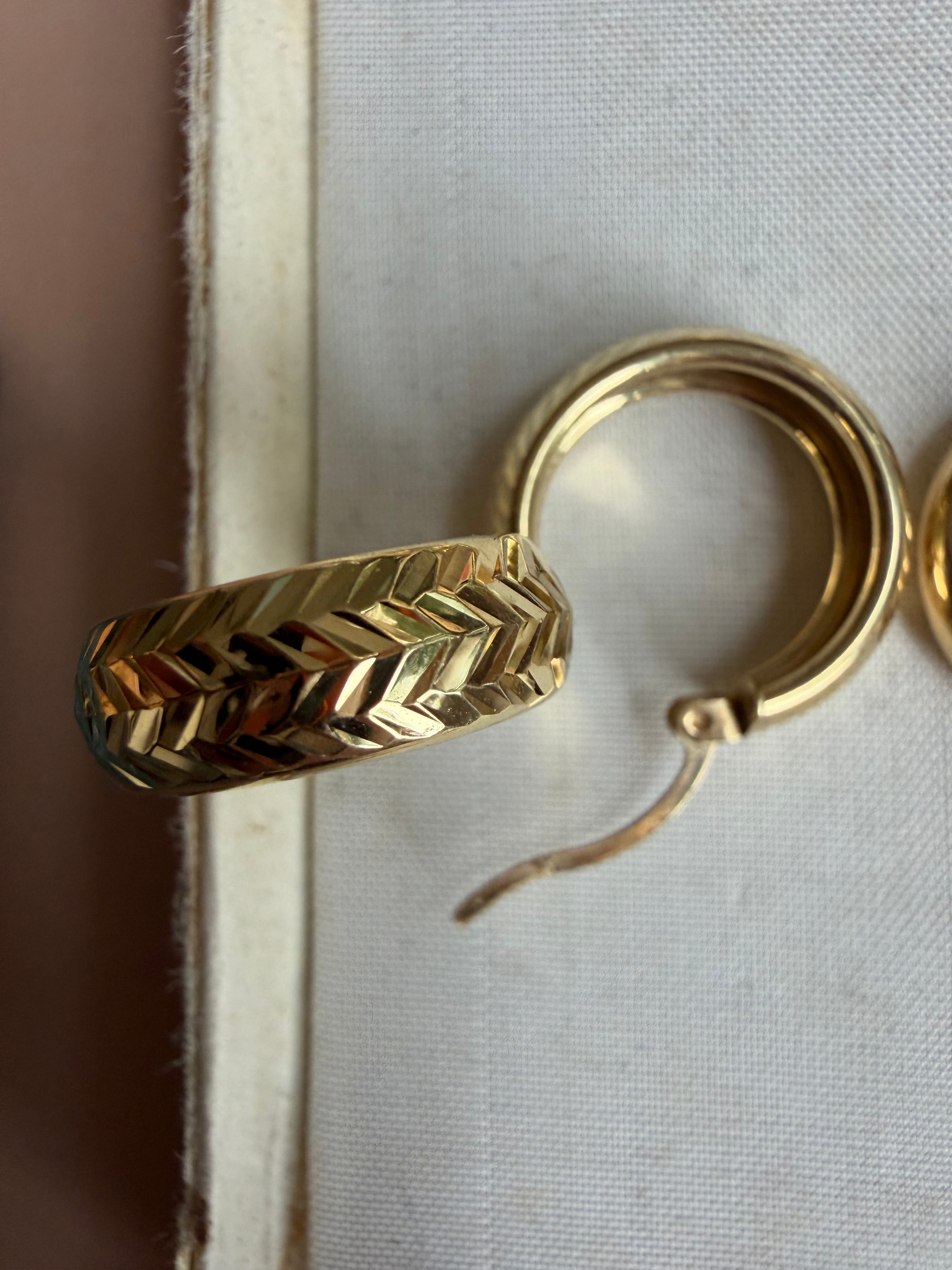 chevron cut hoop
