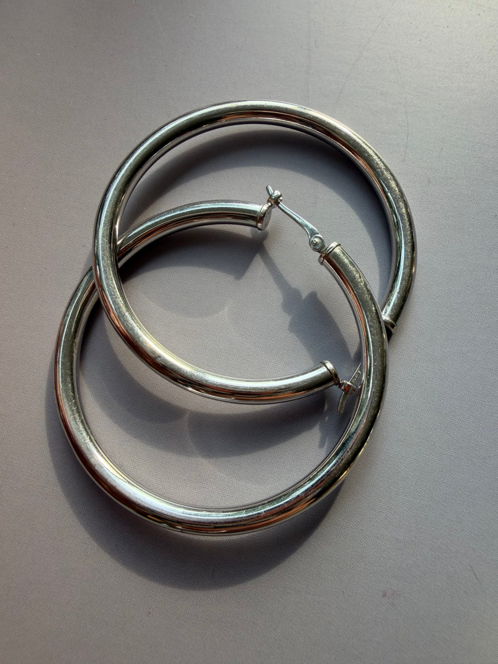classic white gold 1.5" tube hoops