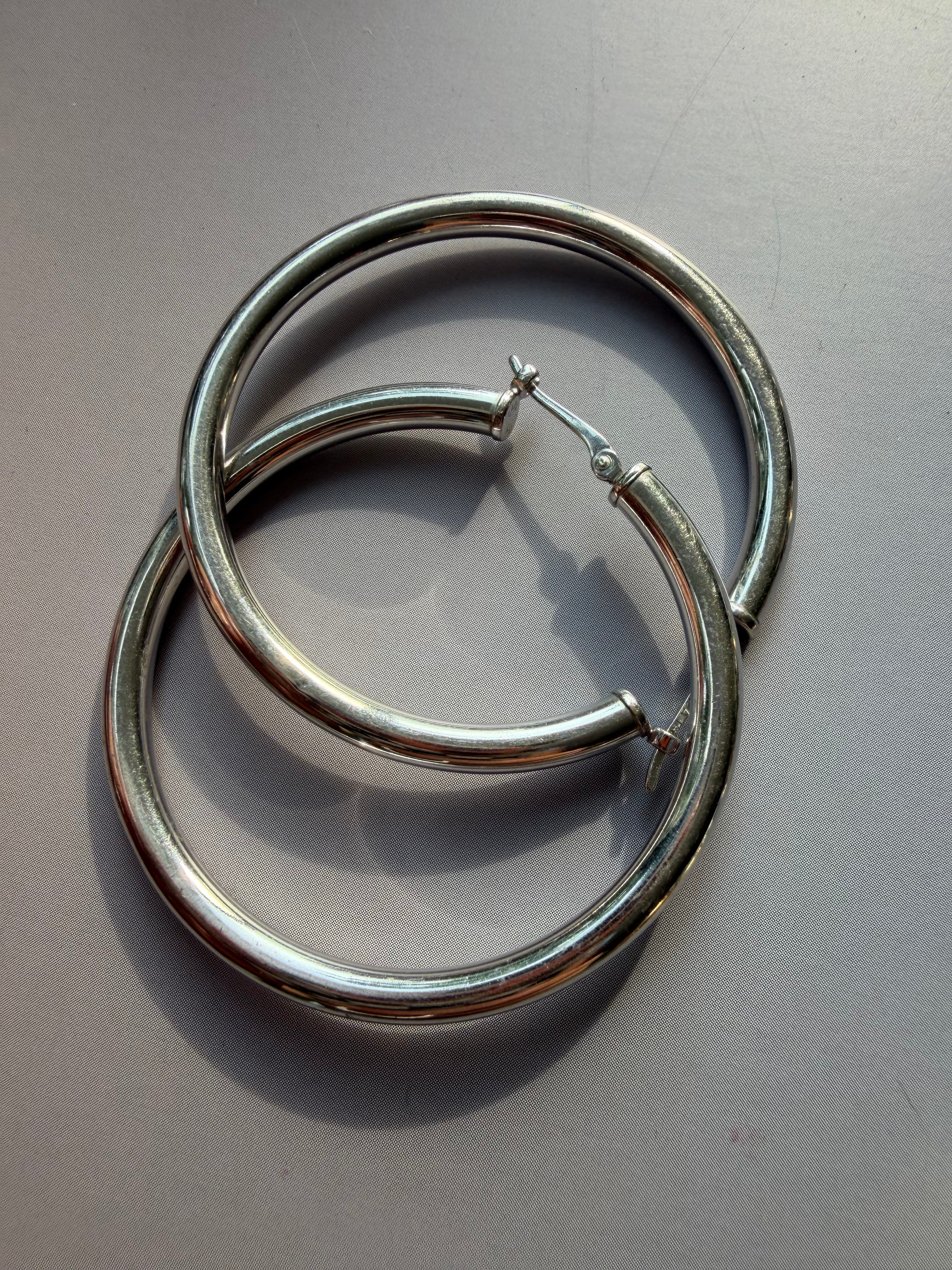 classic white gold 1.5" tube hoops