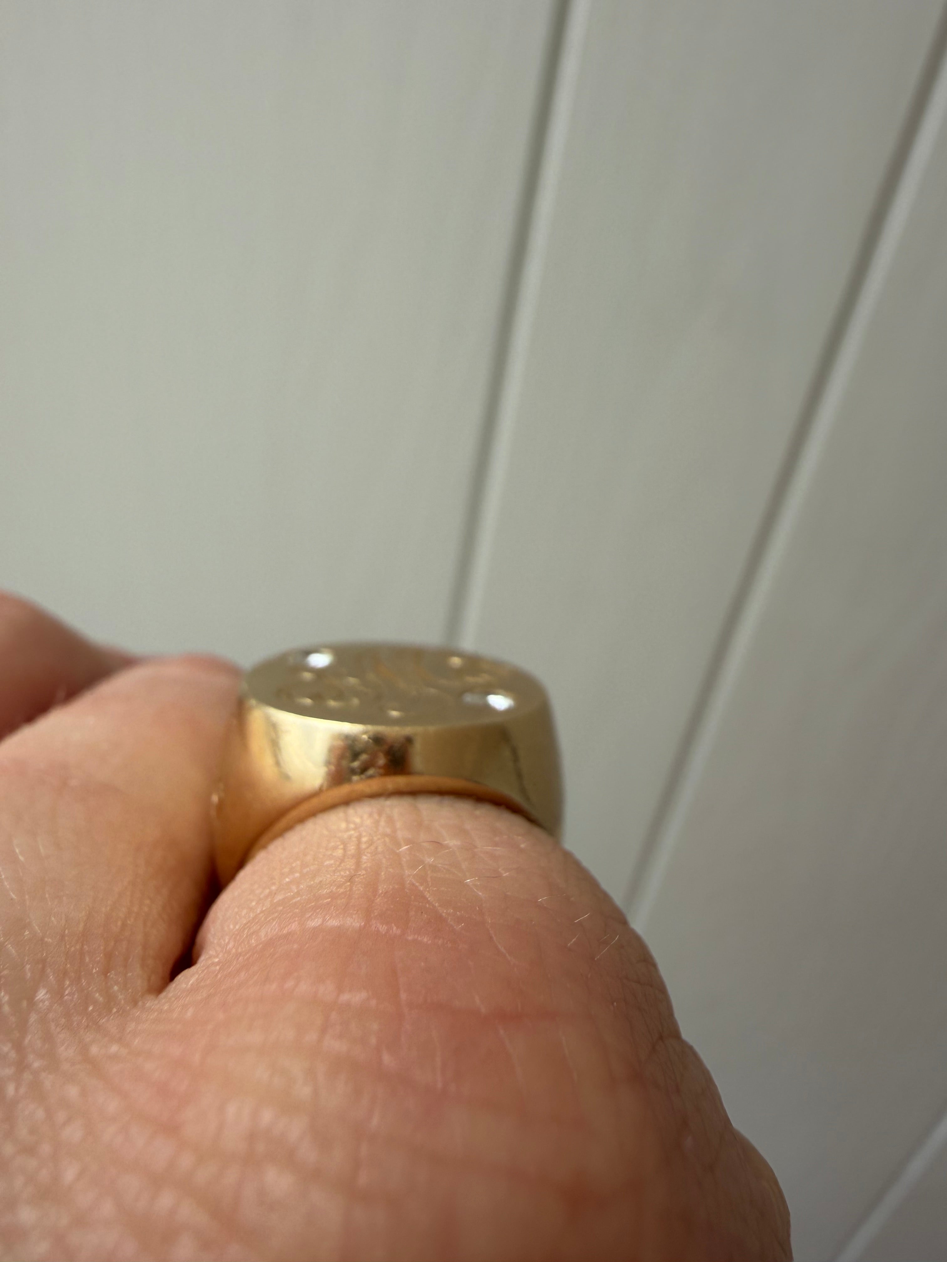 MAJOR monogrammed signet ring