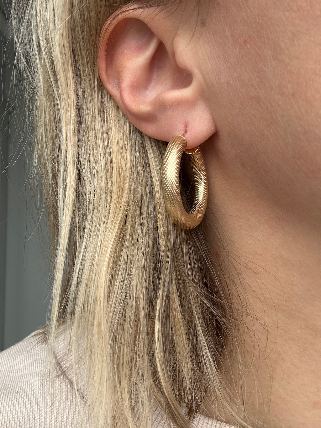 knurled texture tube hoops