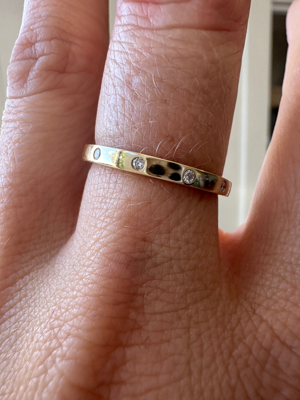 flush set diamond band