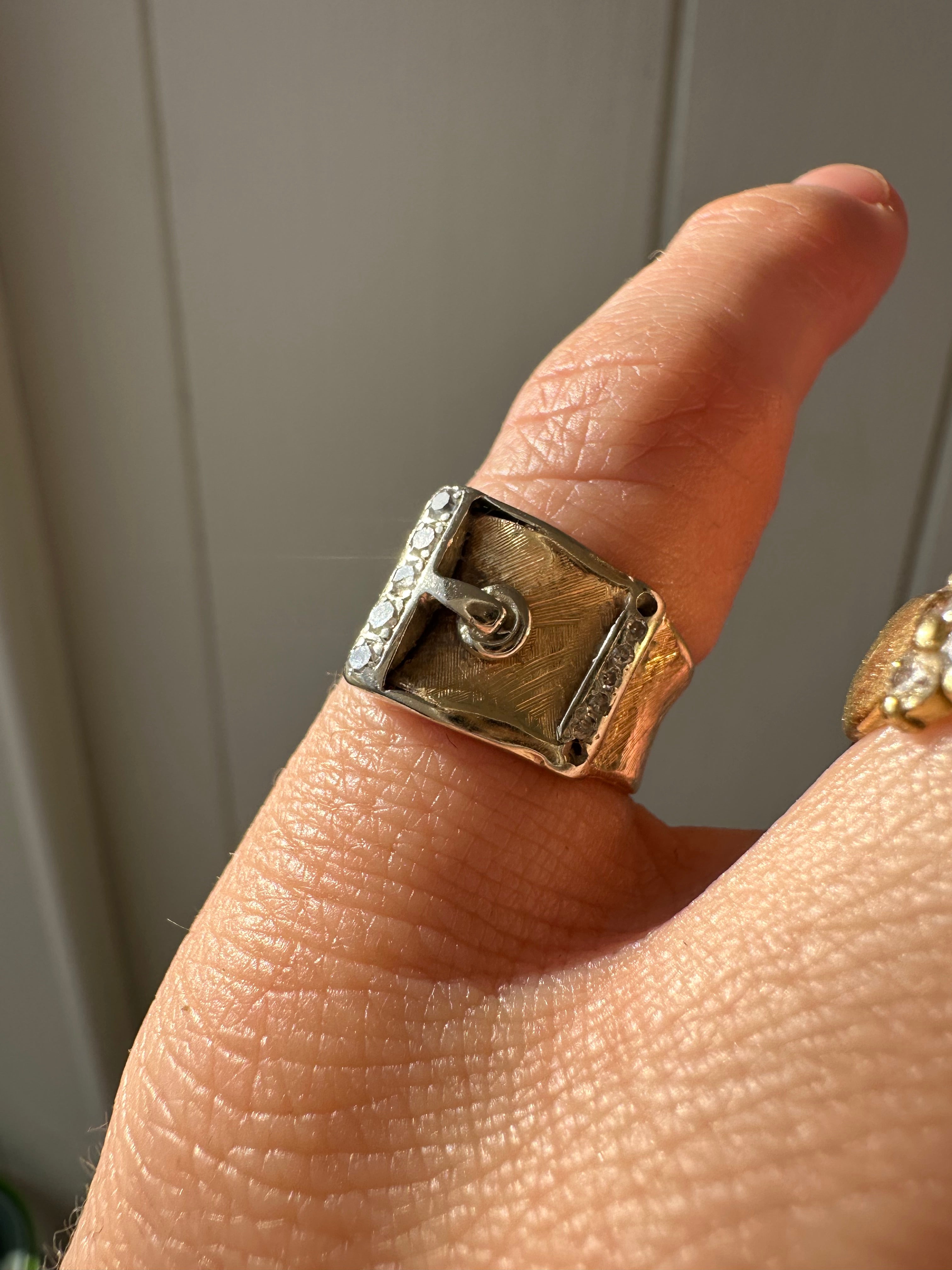 fabulous buckle ring