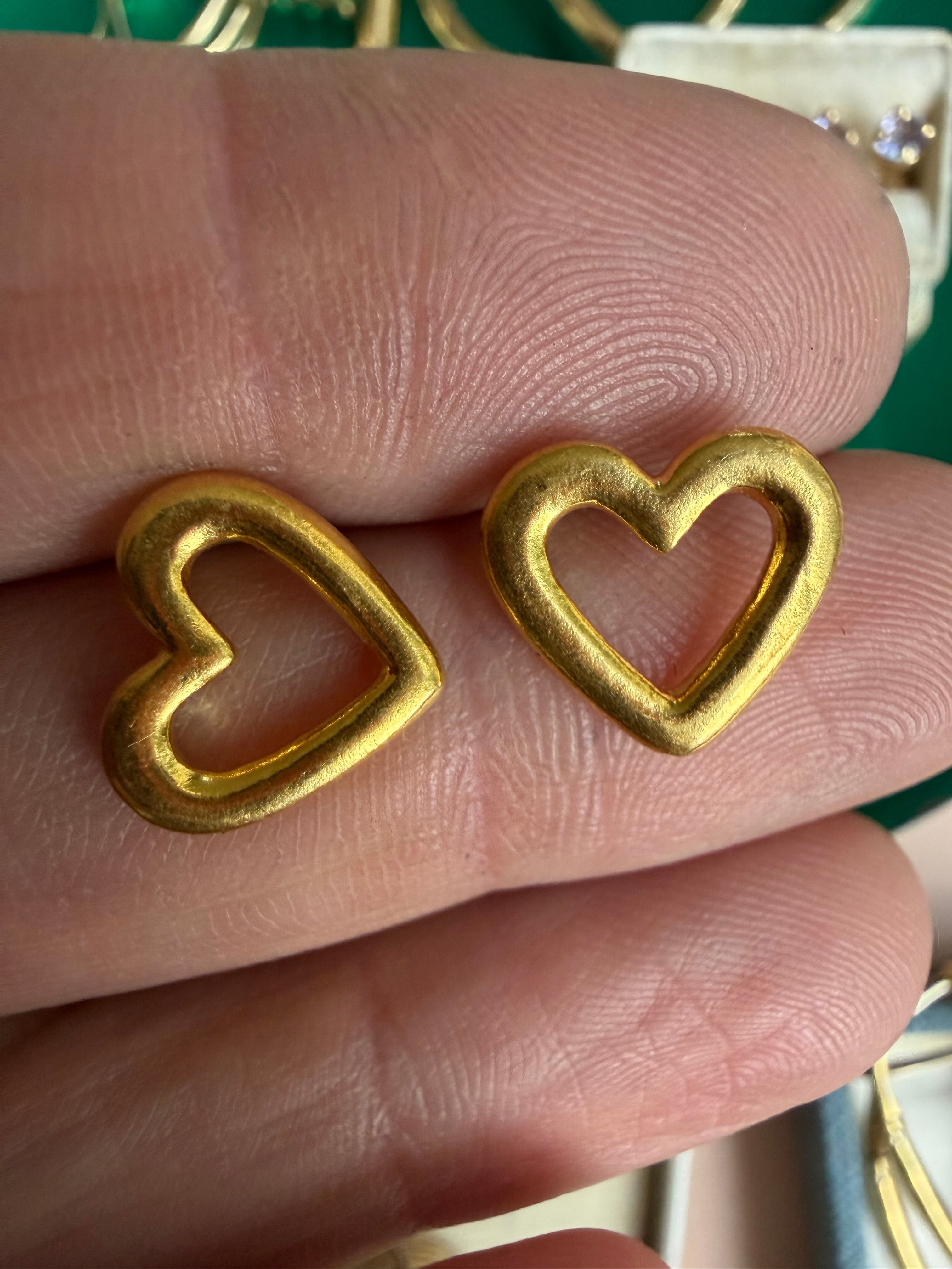 24k gold heart post earring by MENE