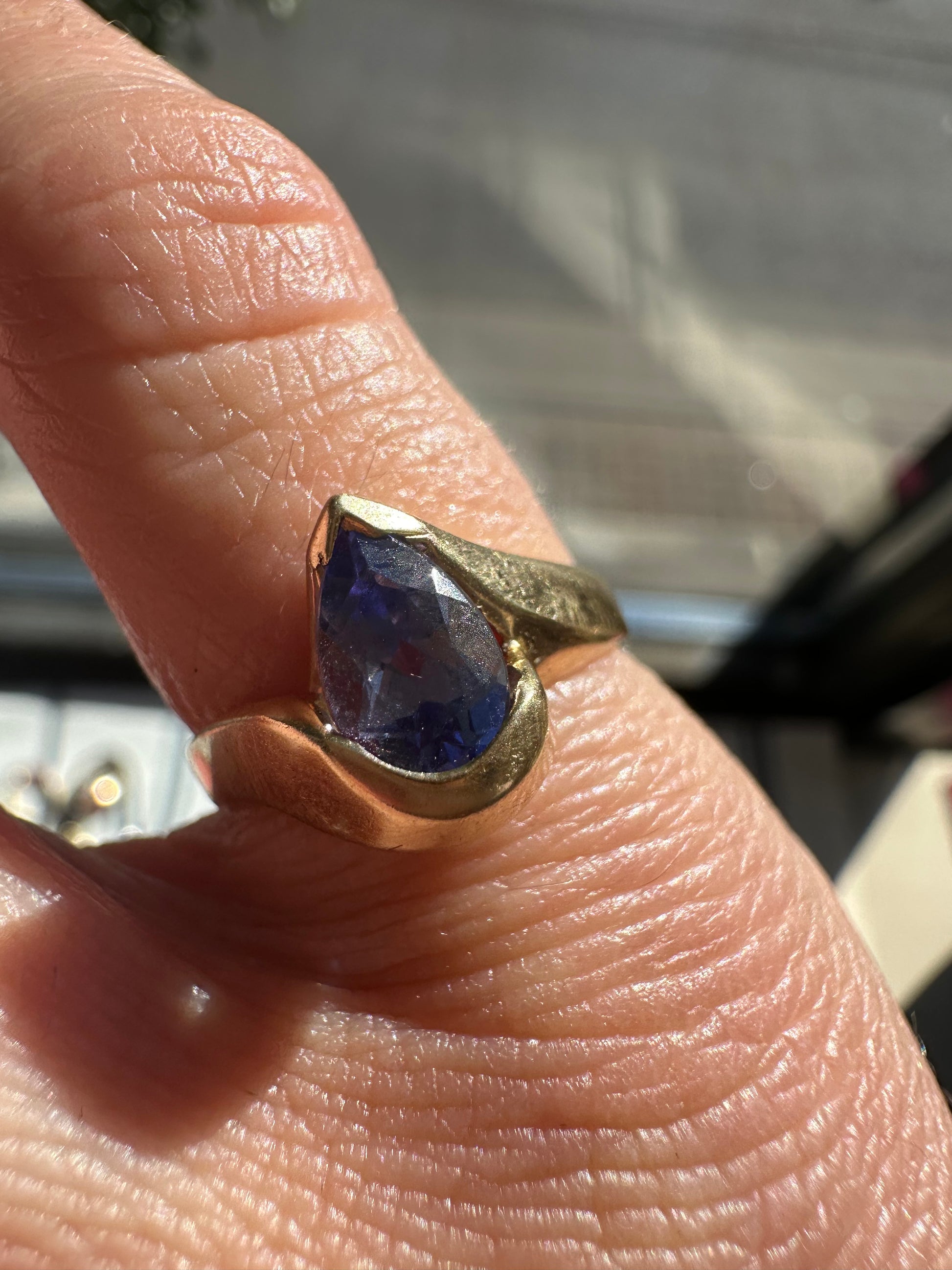 pear shape tanzanite ring