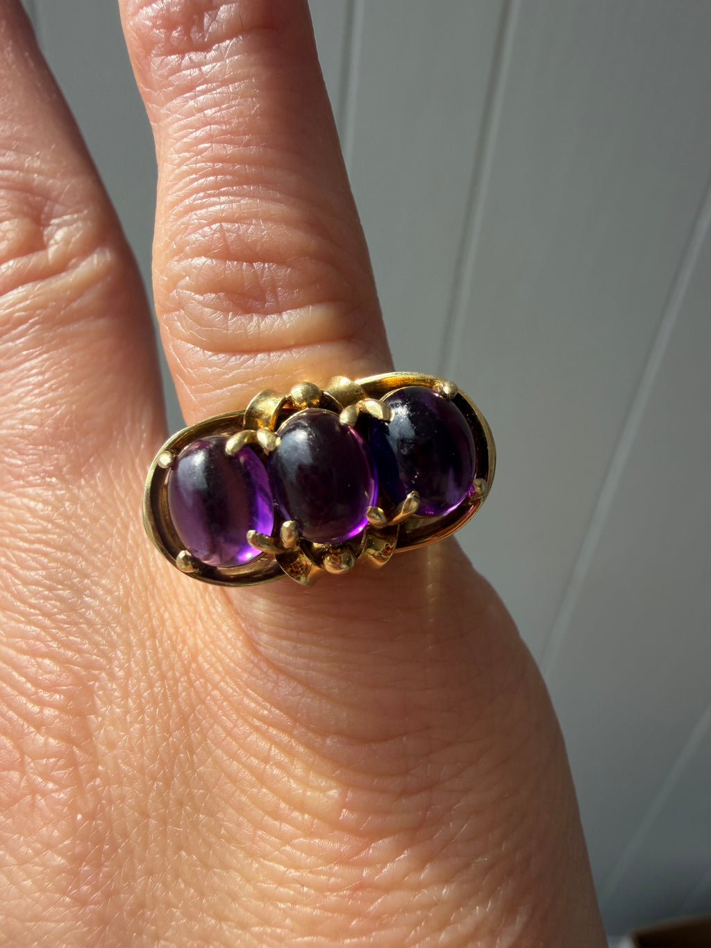 cabochon amethyst trio ring