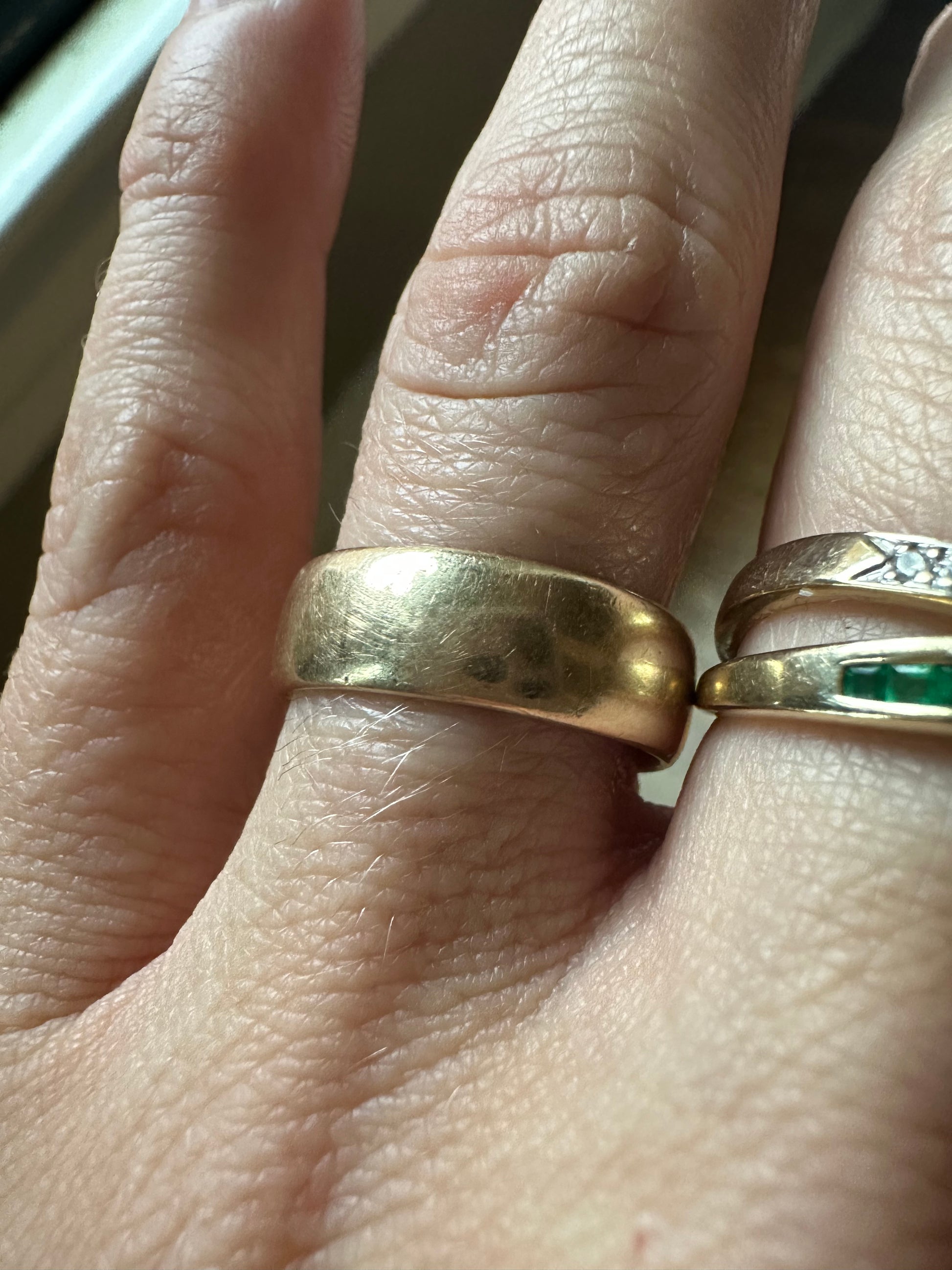 6mm comfort fit slight squared edge band