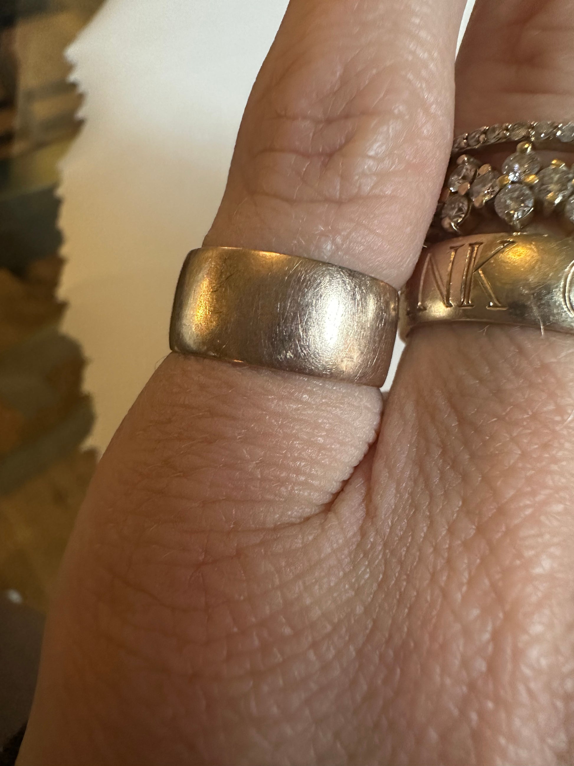 7.5mm rosy wide antique band