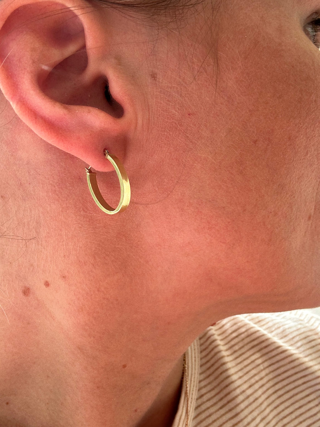 squared edge oval hoops