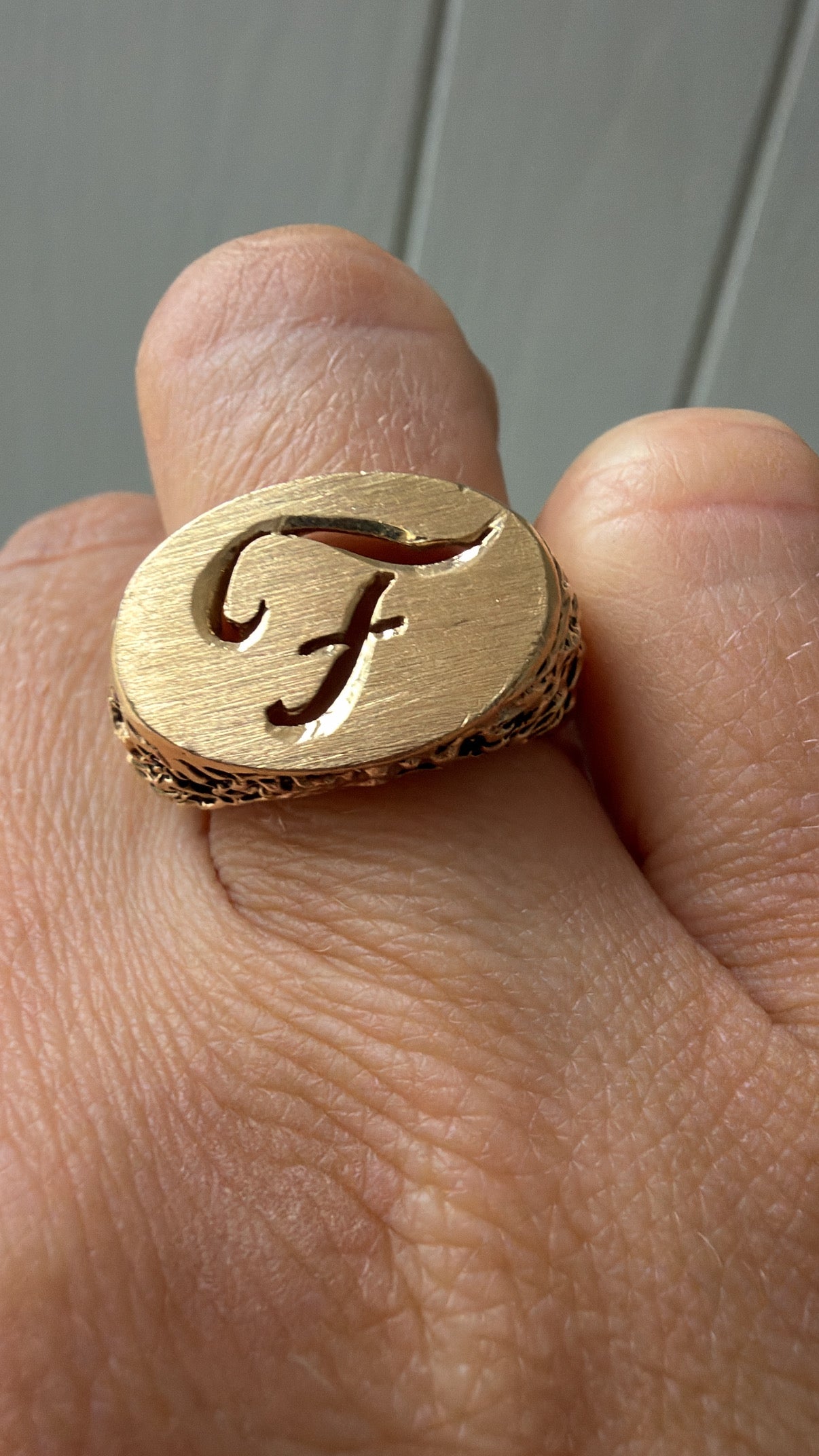 F or T cutout nugget style signet
