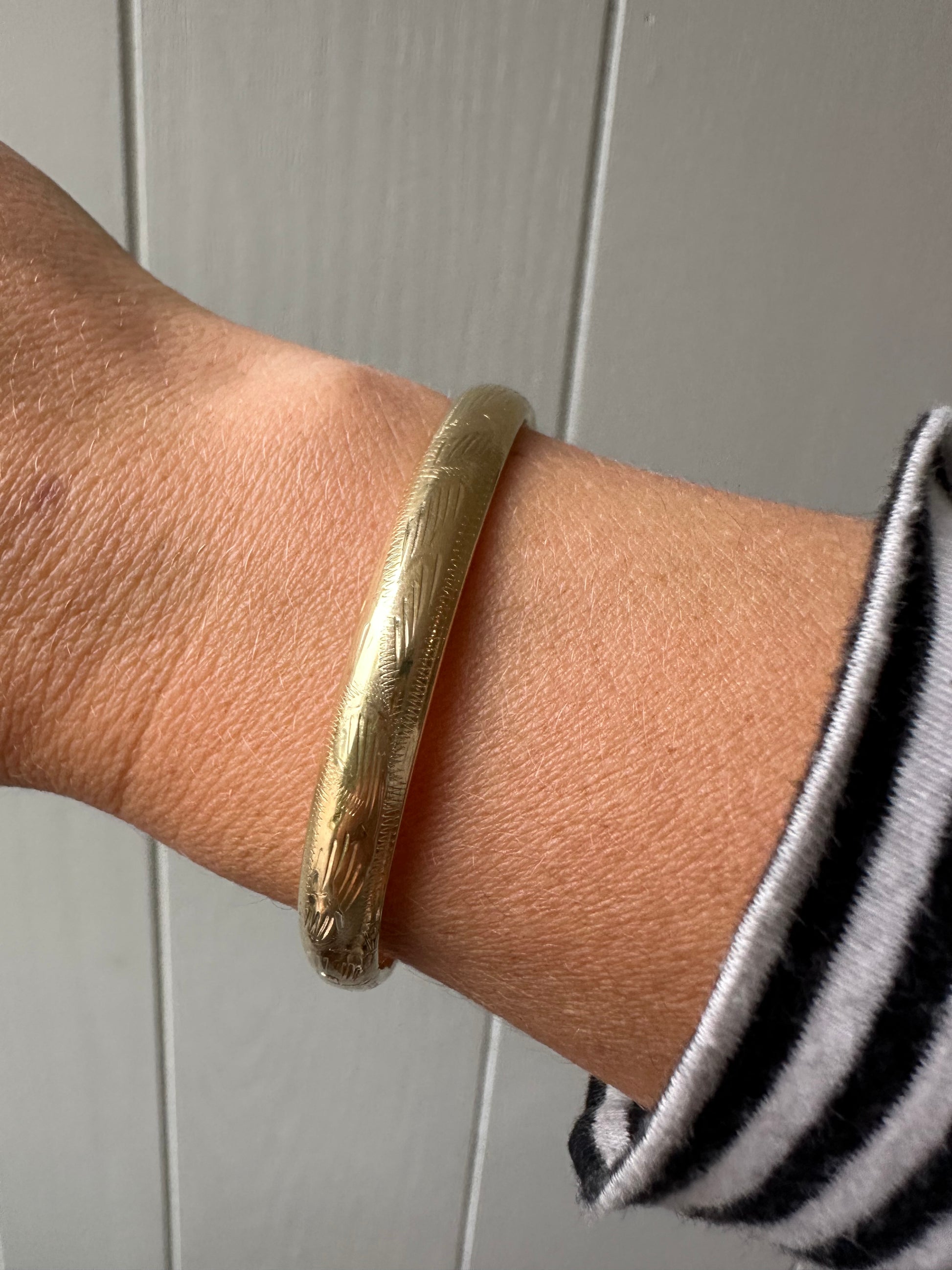 hidden hinge vintage bangle