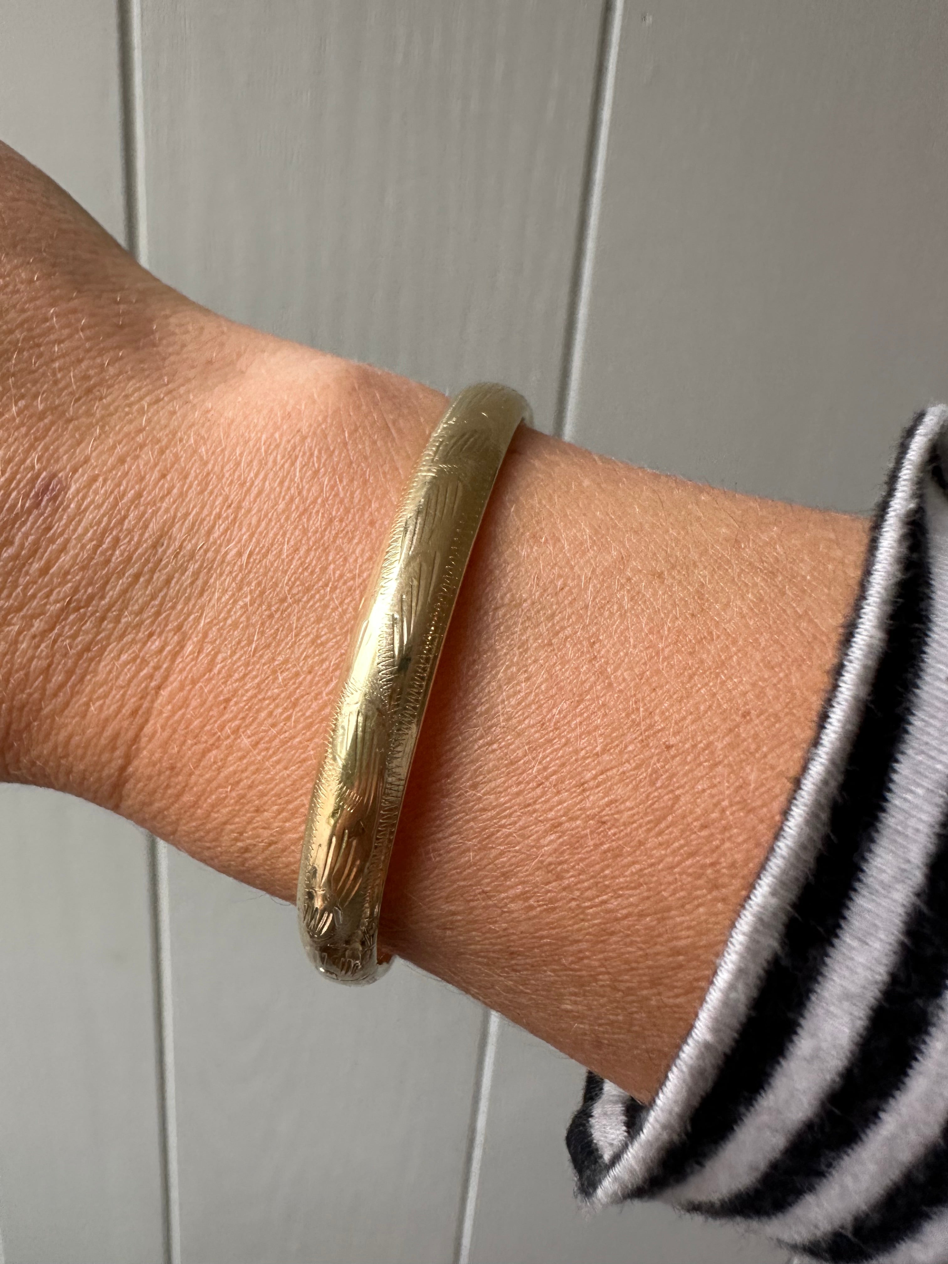 hidden hinge vintage bangle